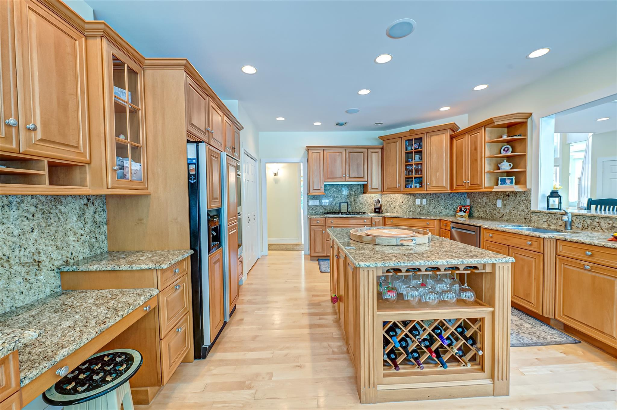 Single Family Eagle Landing  Suffolk County, NY 11766, MLS-850566-16