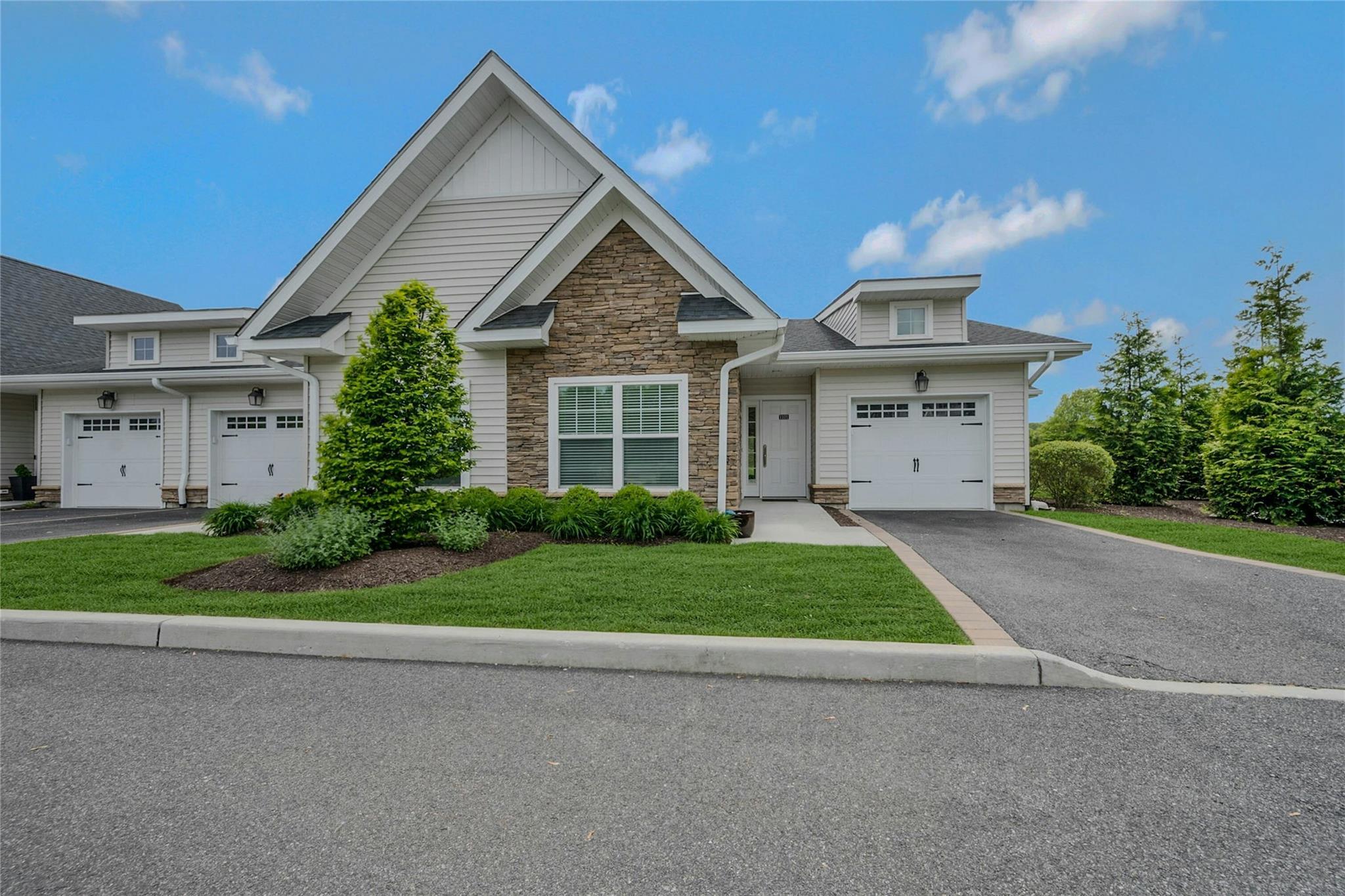 Condo in Riverhead - Fox Hill  Suffolk County, NY 11933