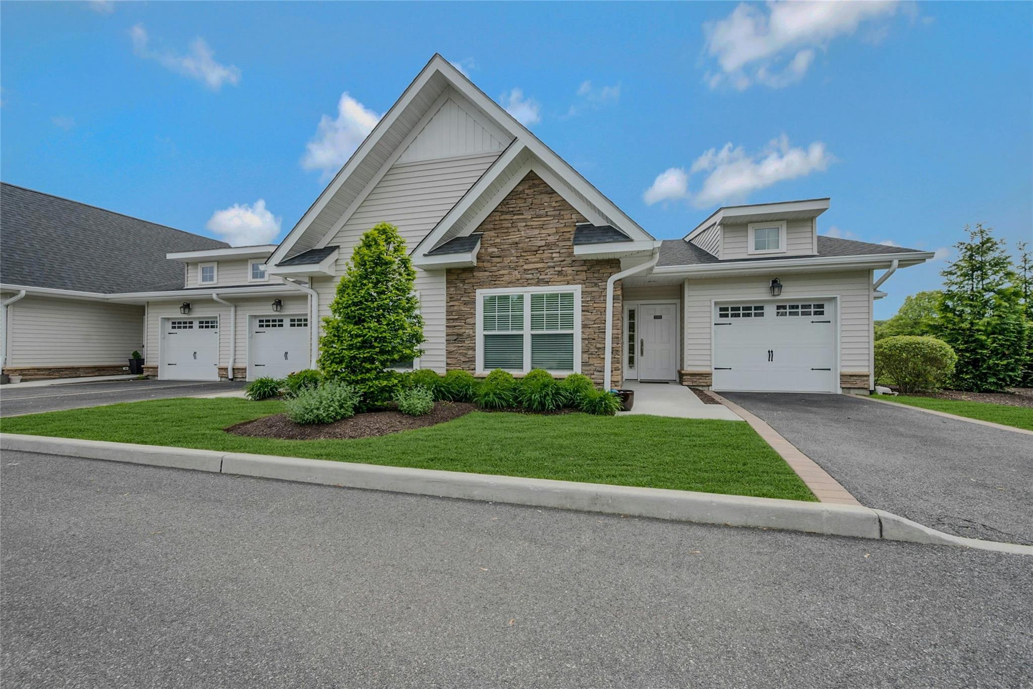 Condo Fox Hill  Suffolk County, NY 11933, MLS-850597-2