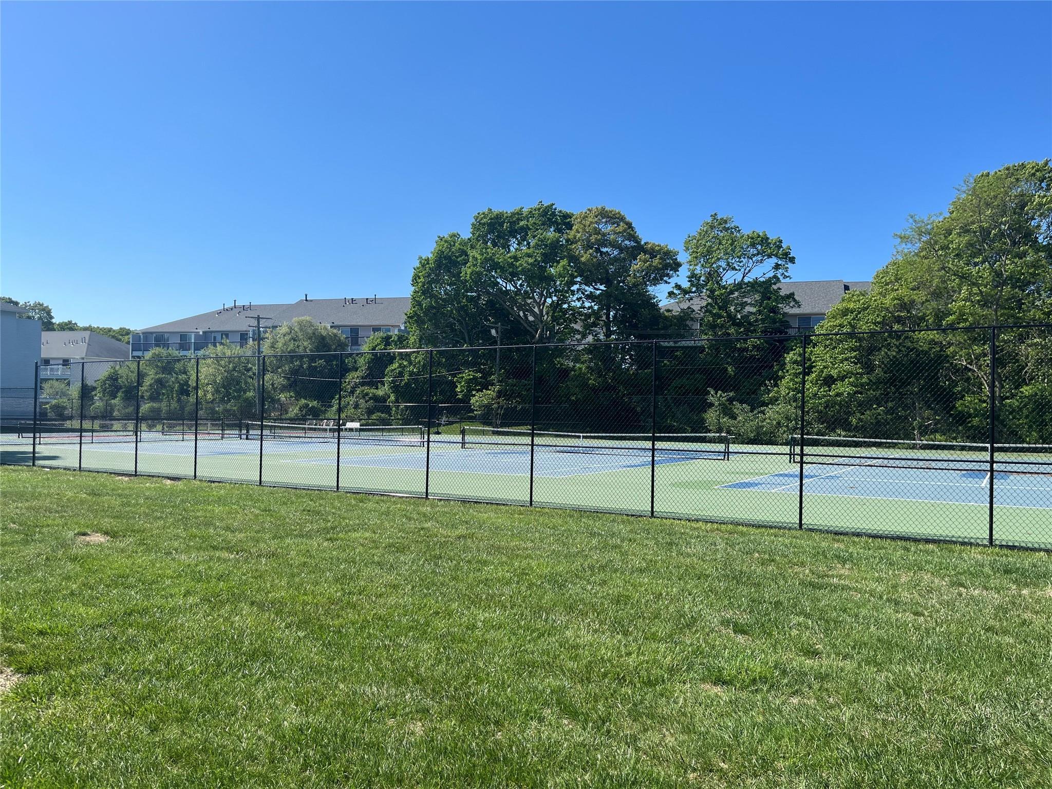 Condo Fox Hill  Suffolk County, NY 11933, MLS-850597-29