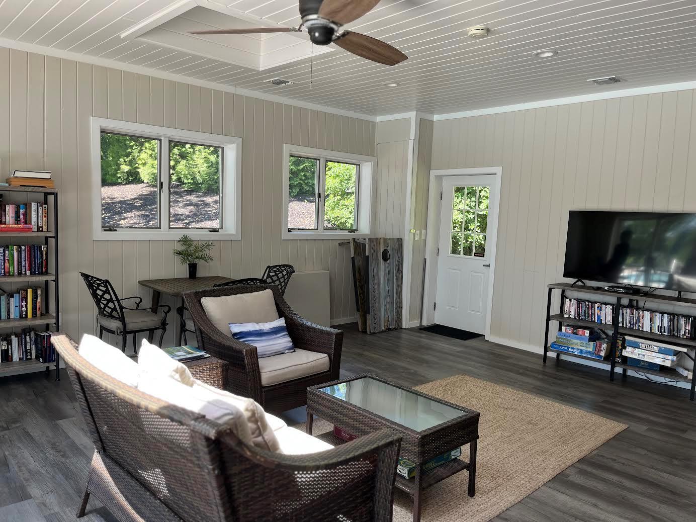 Condo Fox Hill  Suffolk County, NY 11933, MLS-850597-35