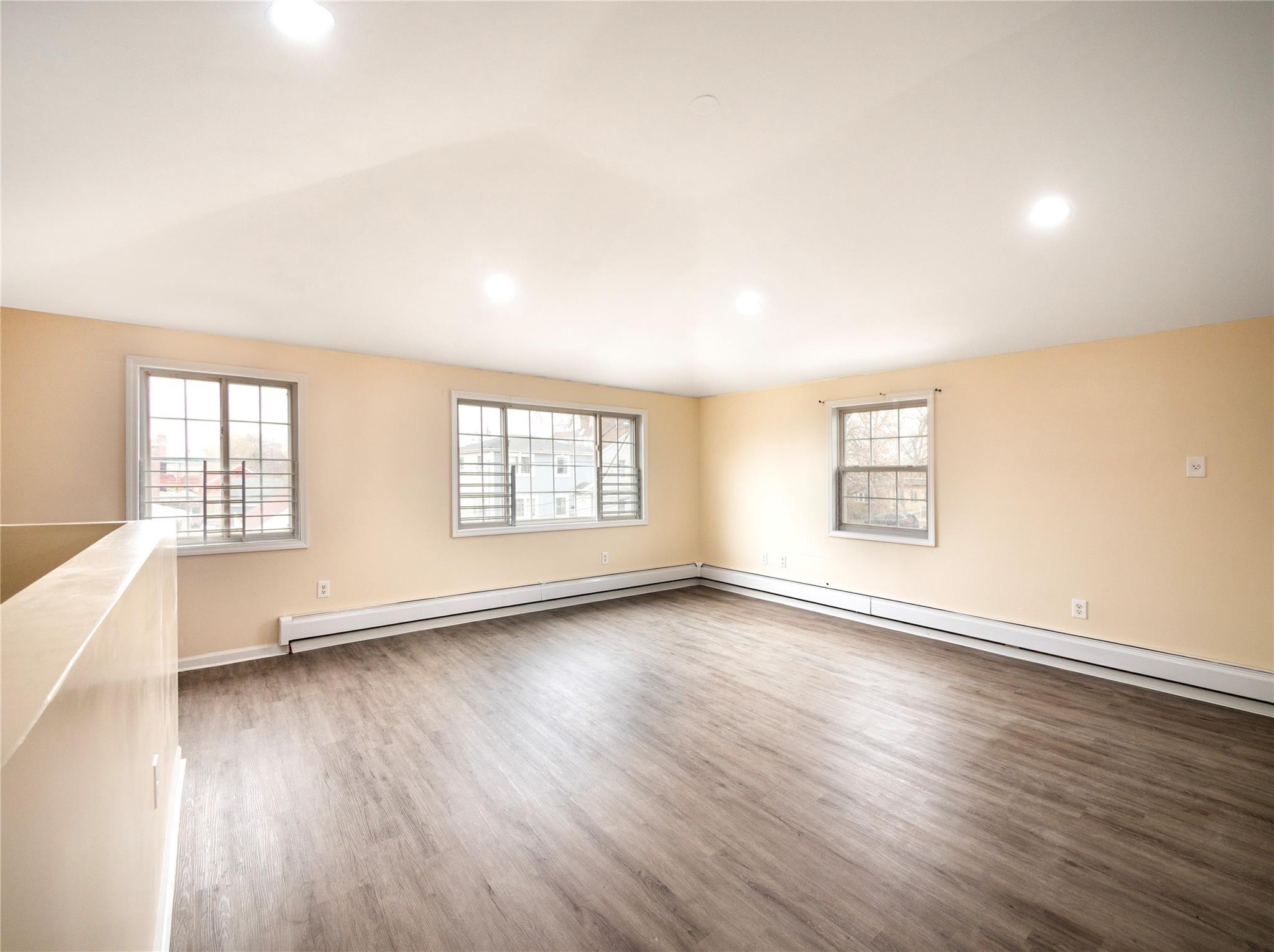 Apartment 220  Queens, NY 11413, MLS-850607-3