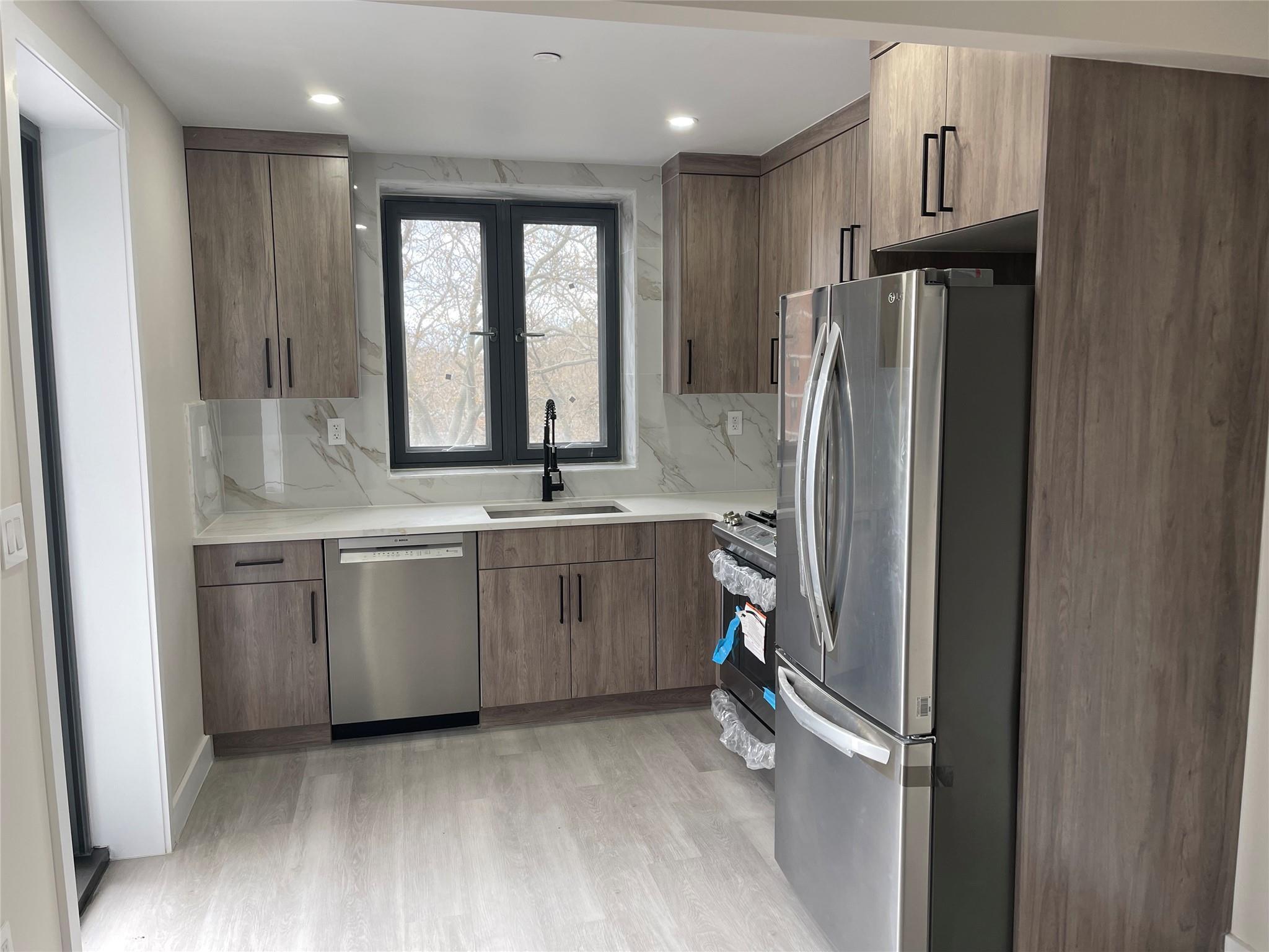 Condo Broadway  Brooklyn, NY 11221, MLS-850616-2