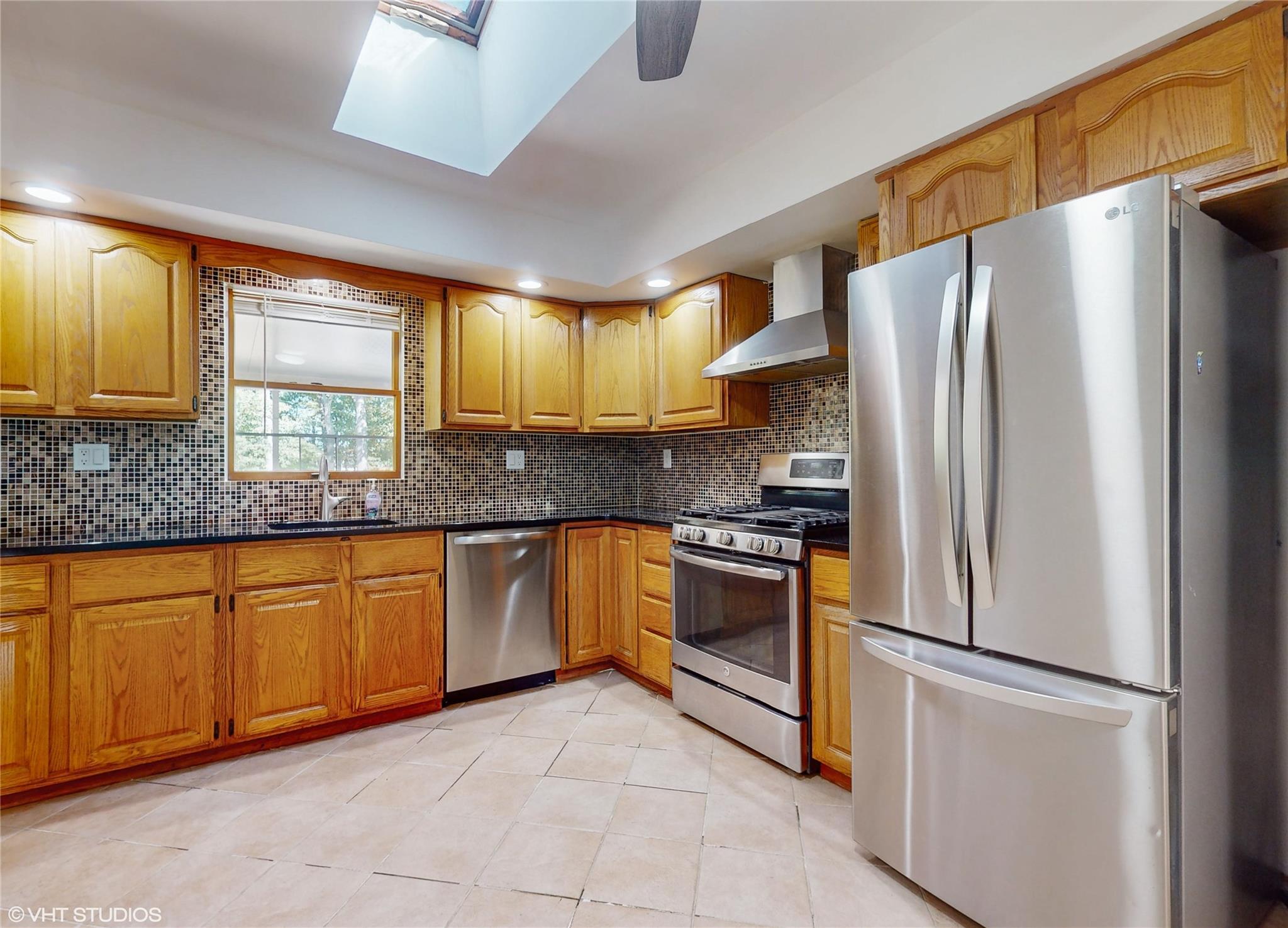 Single Family Church  Rockland County, NY 10954, MLS-850627-3