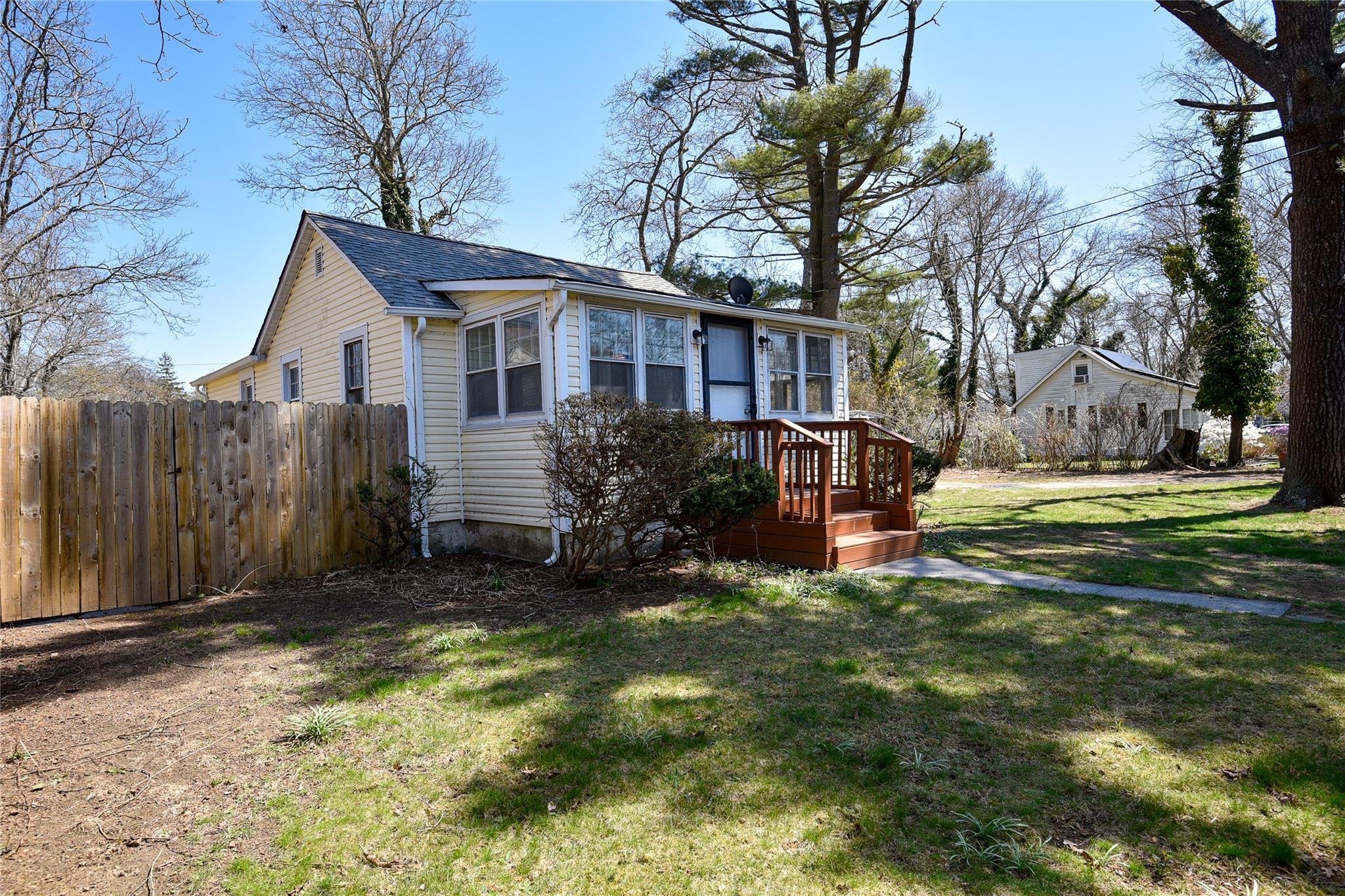 Single Family Locust  Suffolk County, NY 11951, MLS-850658-2