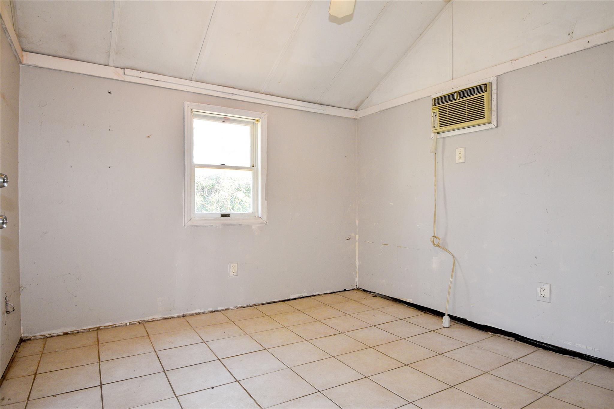 Single Family Locust  Suffolk County, NY 11951, MLS-850658-25