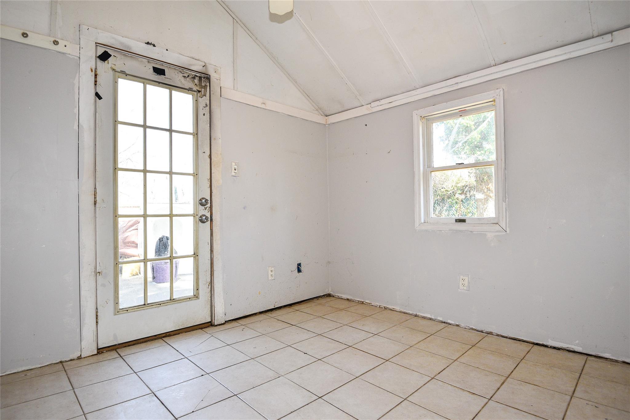 Single Family Locust  Suffolk County, NY 11951, MLS-850658-26