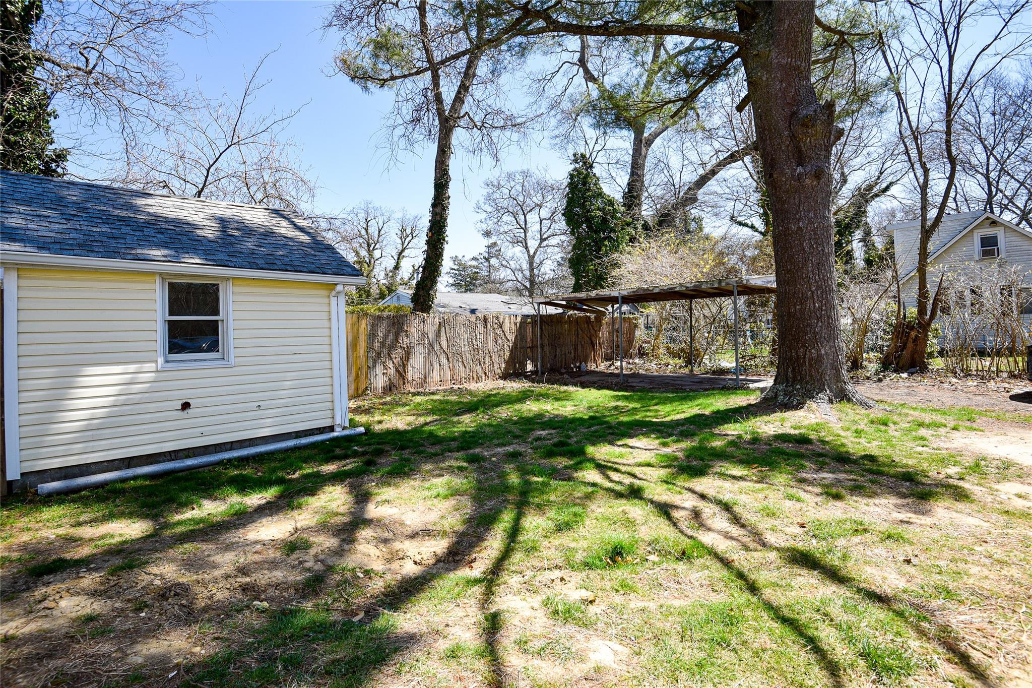 Single Family Locust  Suffolk County, NY 11951, MLS-850658-32