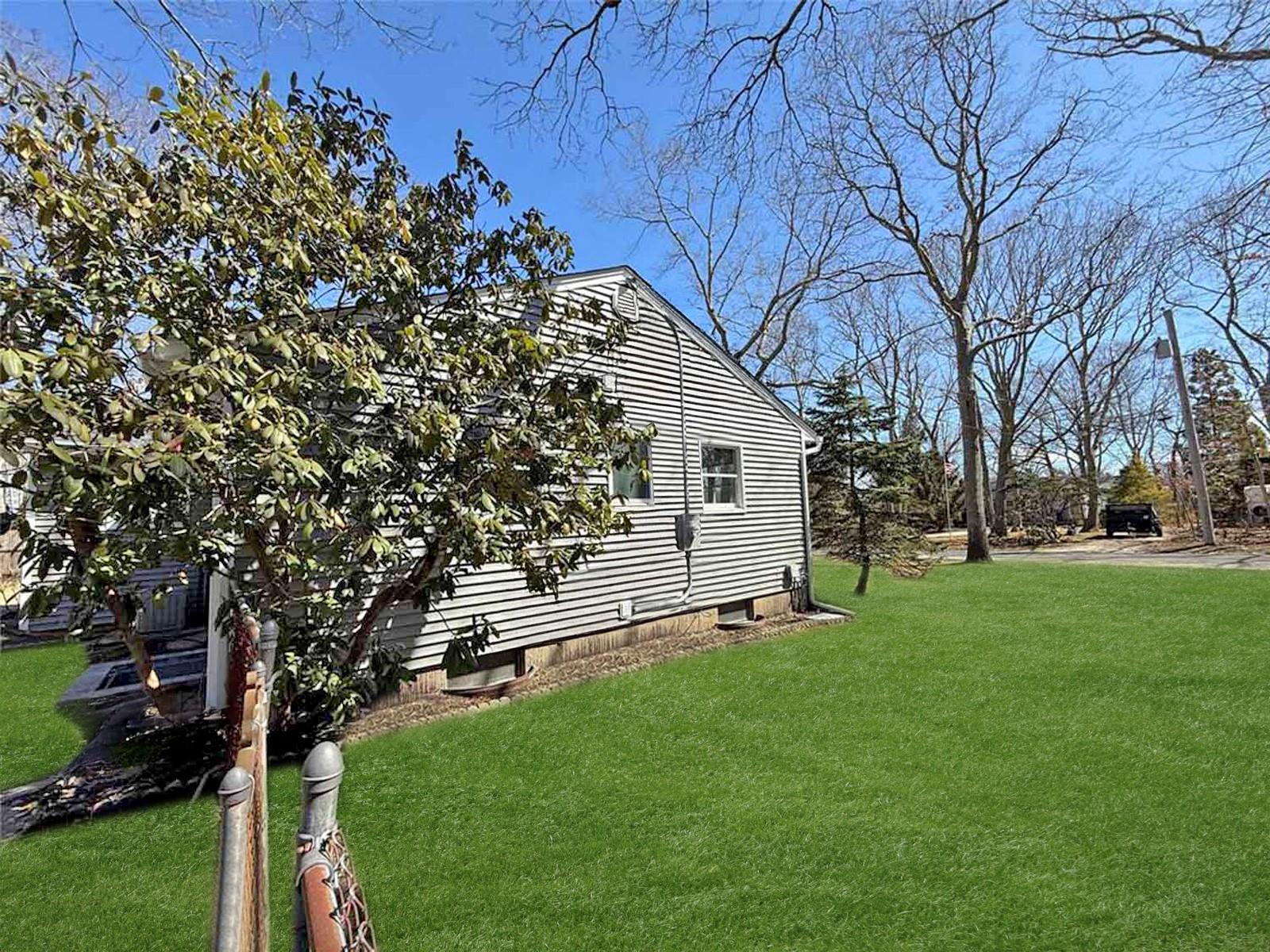 Single Family Westview  Suffolk County, NY 11952, MLS-850659-5