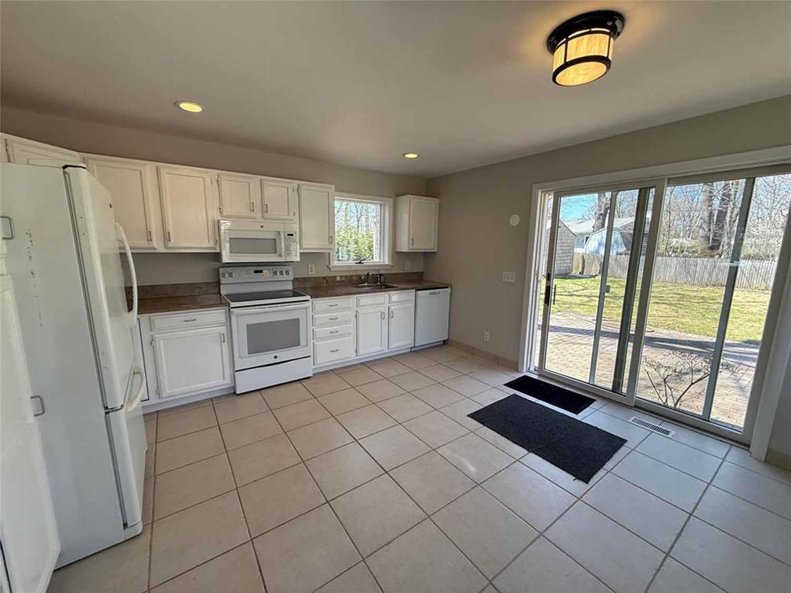 Single Family Westview  Suffolk County, NY 11952, MLS-850659-6