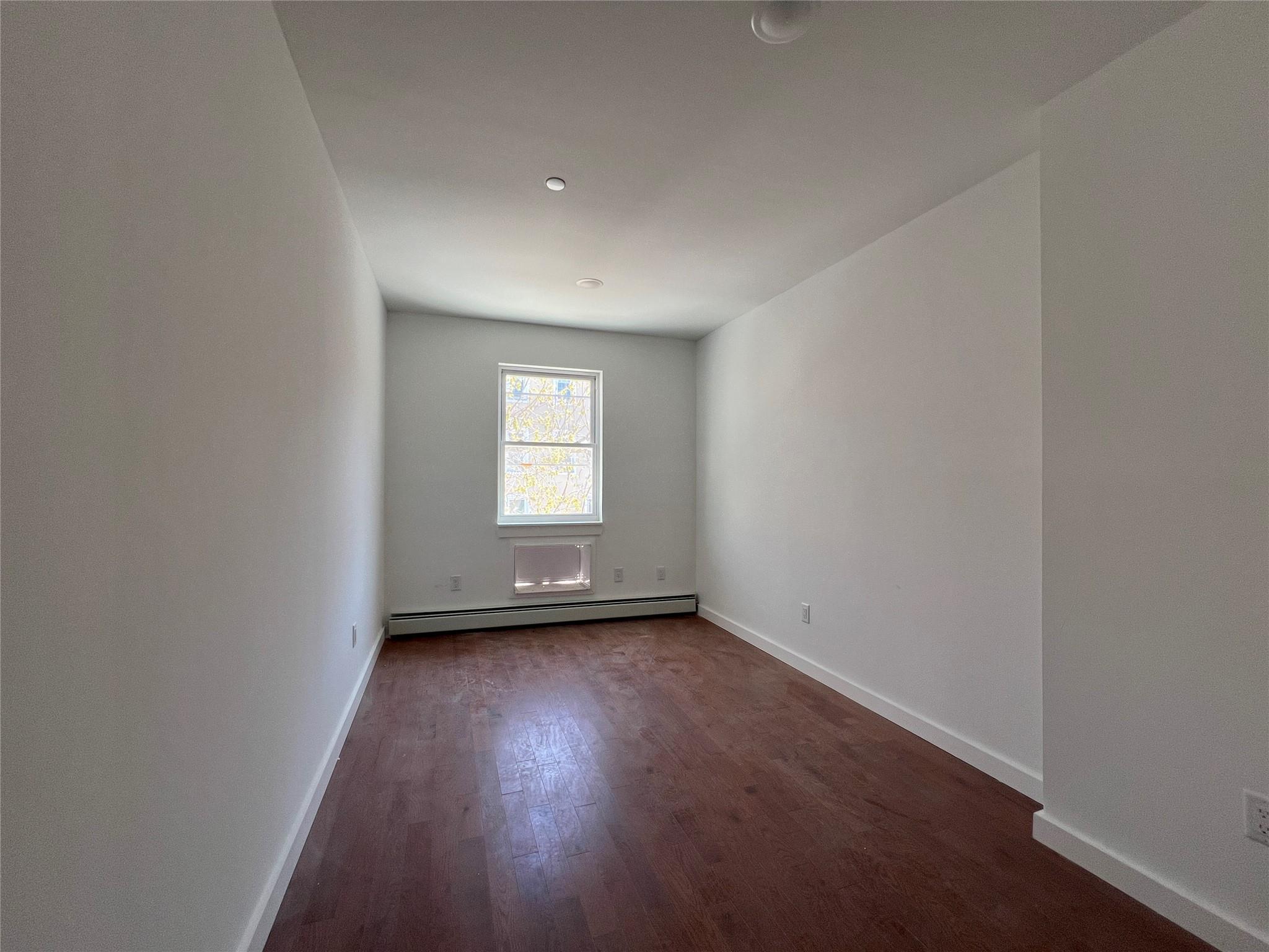 Single Family Bronx  Bronx, NY 10470, MLS-850662-12