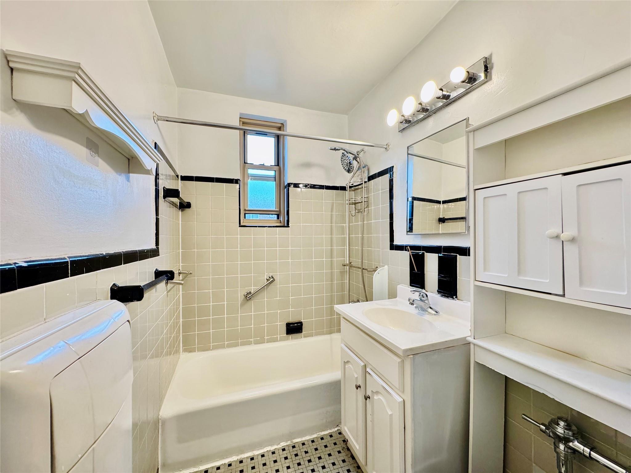 Coop Clyde  Queens, NY 11375, MLS-850720-25