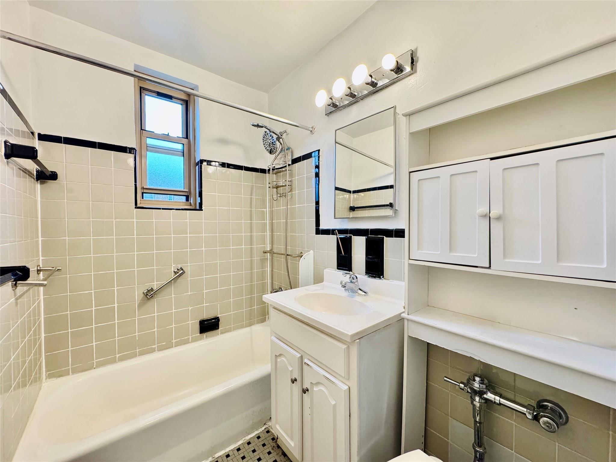 Coop Clyde  Queens, NY 11375, MLS-850720-26