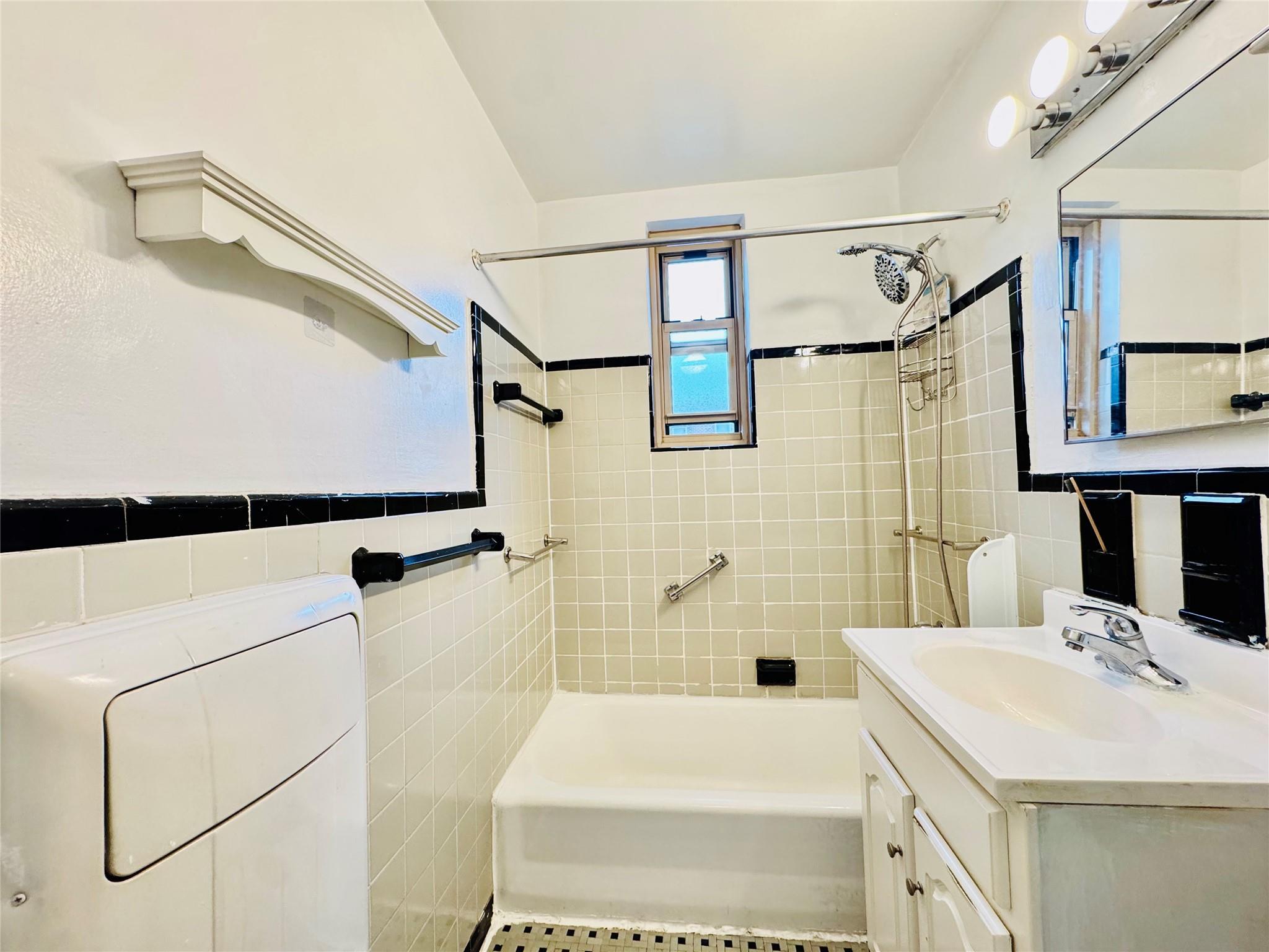 Coop Clyde  Queens, NY 11375, MLS-850720-27