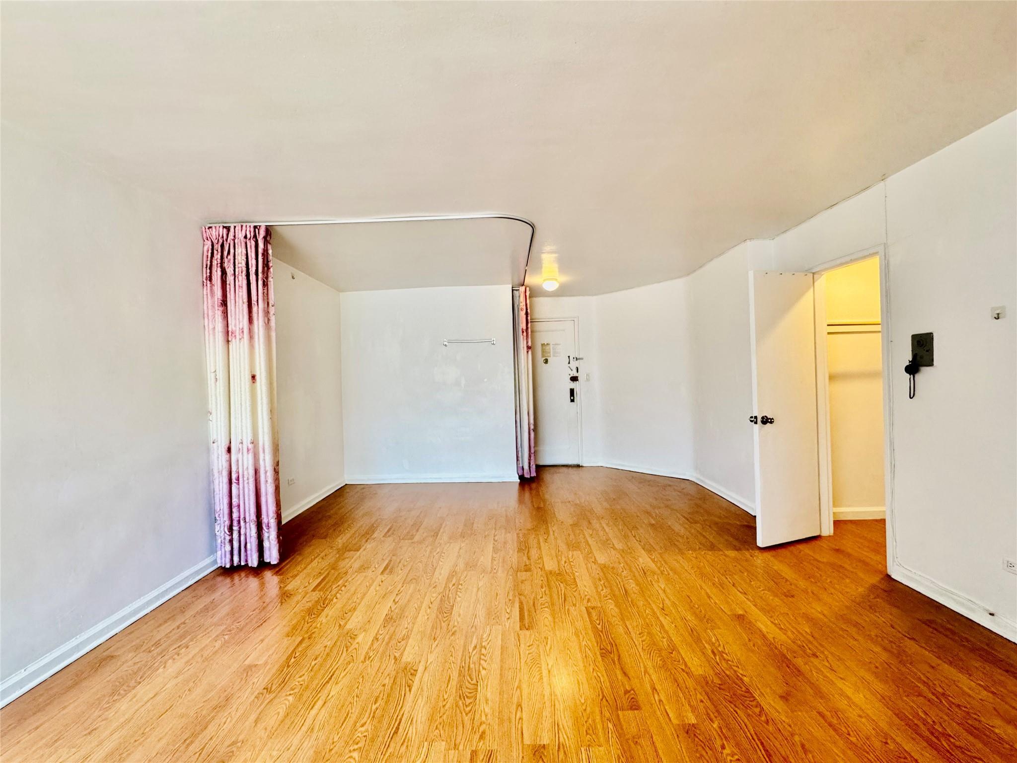 Coop Clyde  Queens, NY 11375, MLS-850720-31