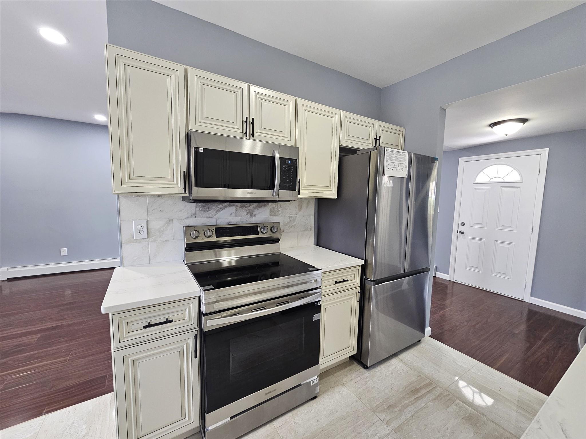 Single Family Granny  Suffolk County, NY 11738, MLS-850743-10