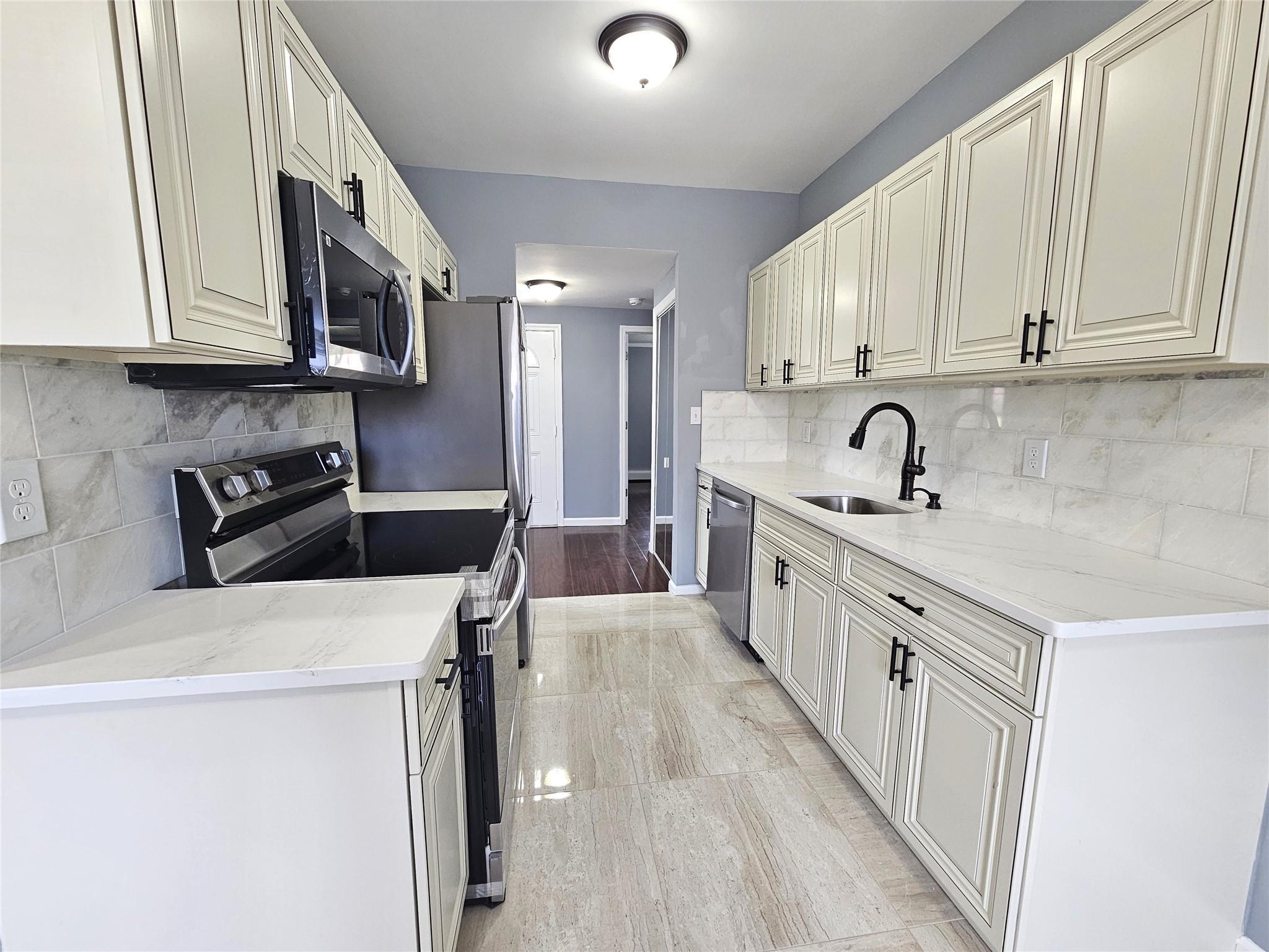 Single Family Granny  Suffolk County, NY 11738, MLS-850743-8