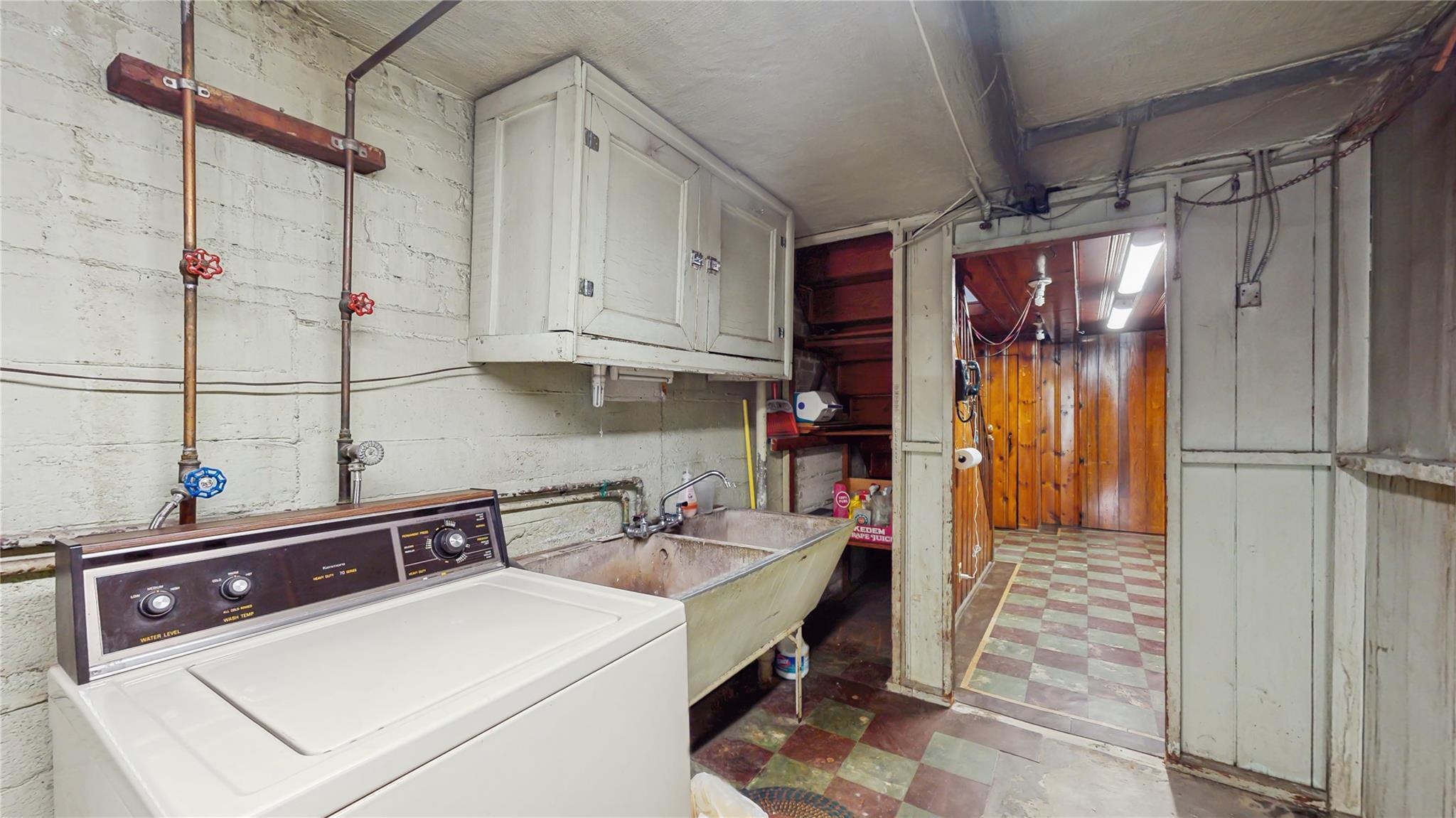 Single Family 61  Queens, NY 11367, MLS-850789-25