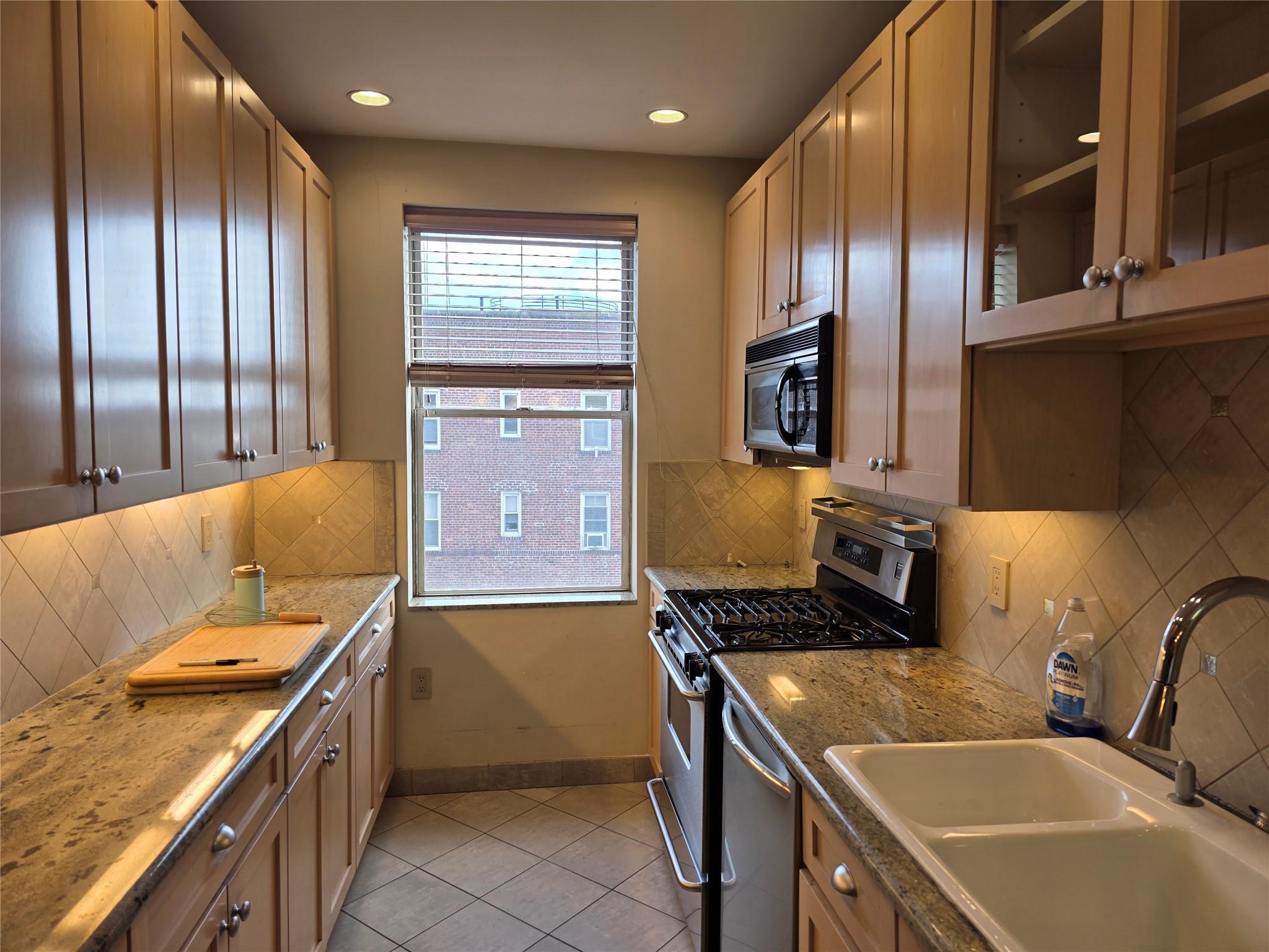 Apartment Shore  Brooklyn, NY 11209, MLS-850794-6