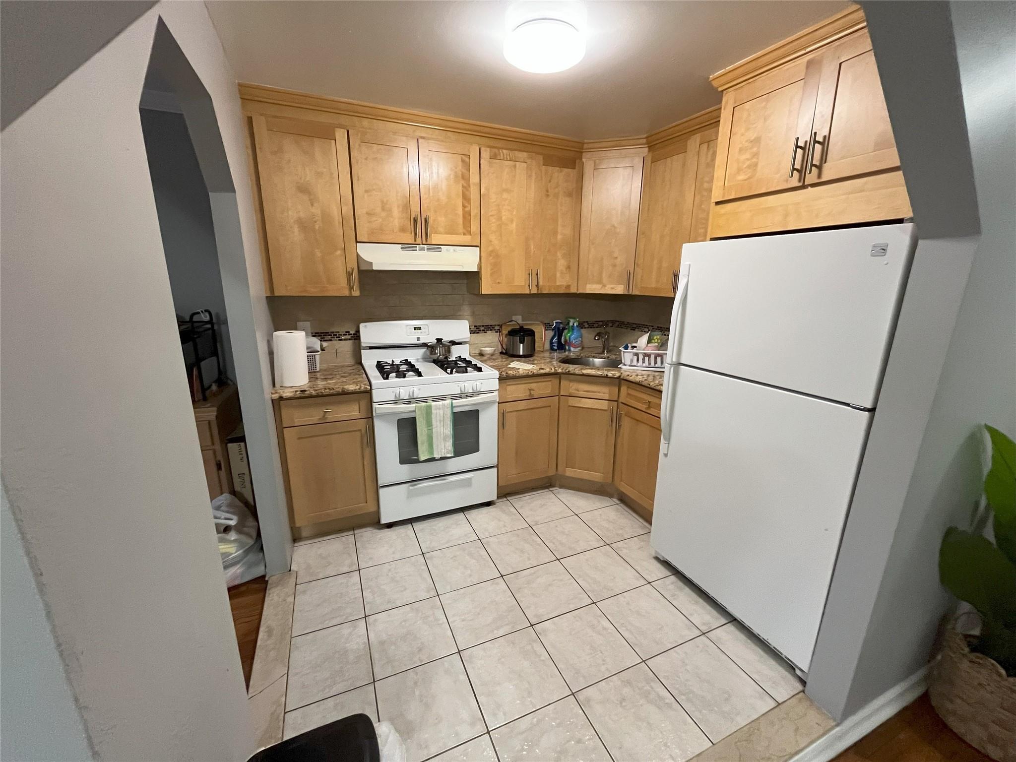 Single Family Mundy  Bronx, NY 10466, MLS-850807-15
