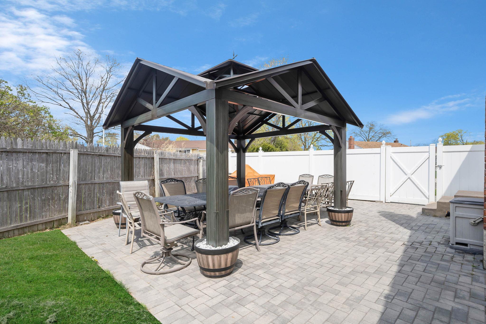 Single Family Front  Suffolk County, NY 11717, MLS-850808-10