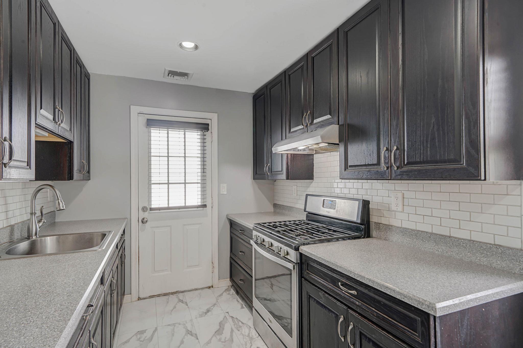 Single Family Front  Suffolk County, NY 11717, MLS-850808-14