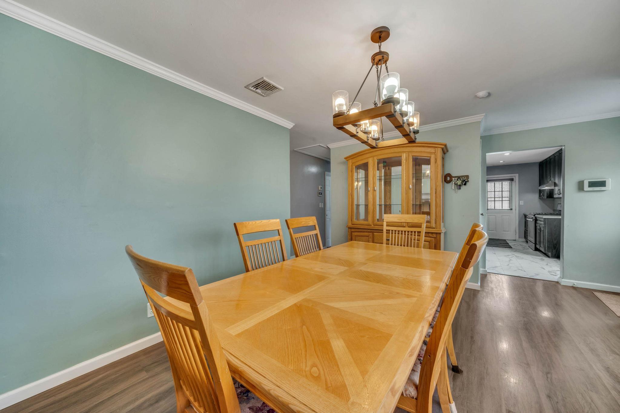 Single Family Front  Suffolk County, NY 11717, MLS-850808-18