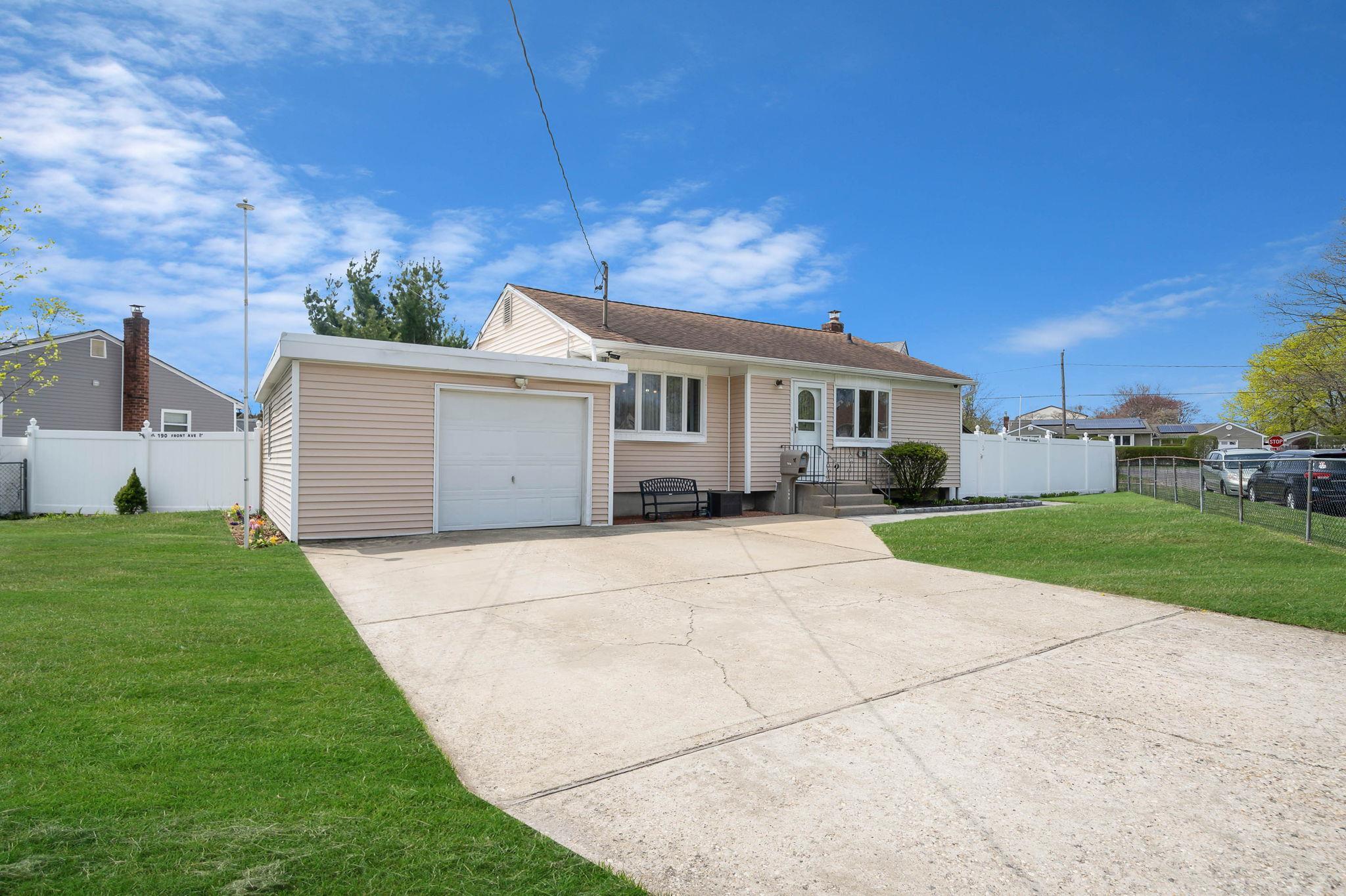 Single Family Front  Suffolk County, NY 11717, MLS-850808-2