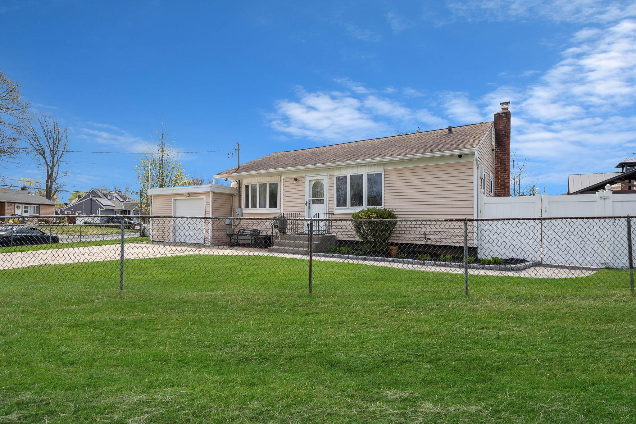 Single Family Front  Suffolk County, NY 11717, MLS-850808-3