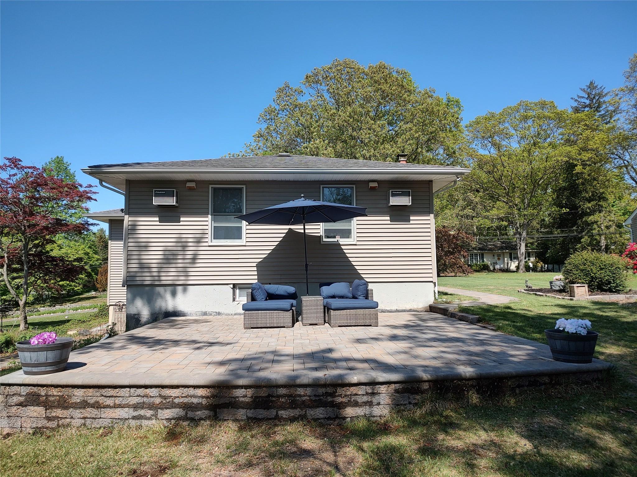 Single Family Seusing  Suffolk County, NY 11779, MLS-850821-18