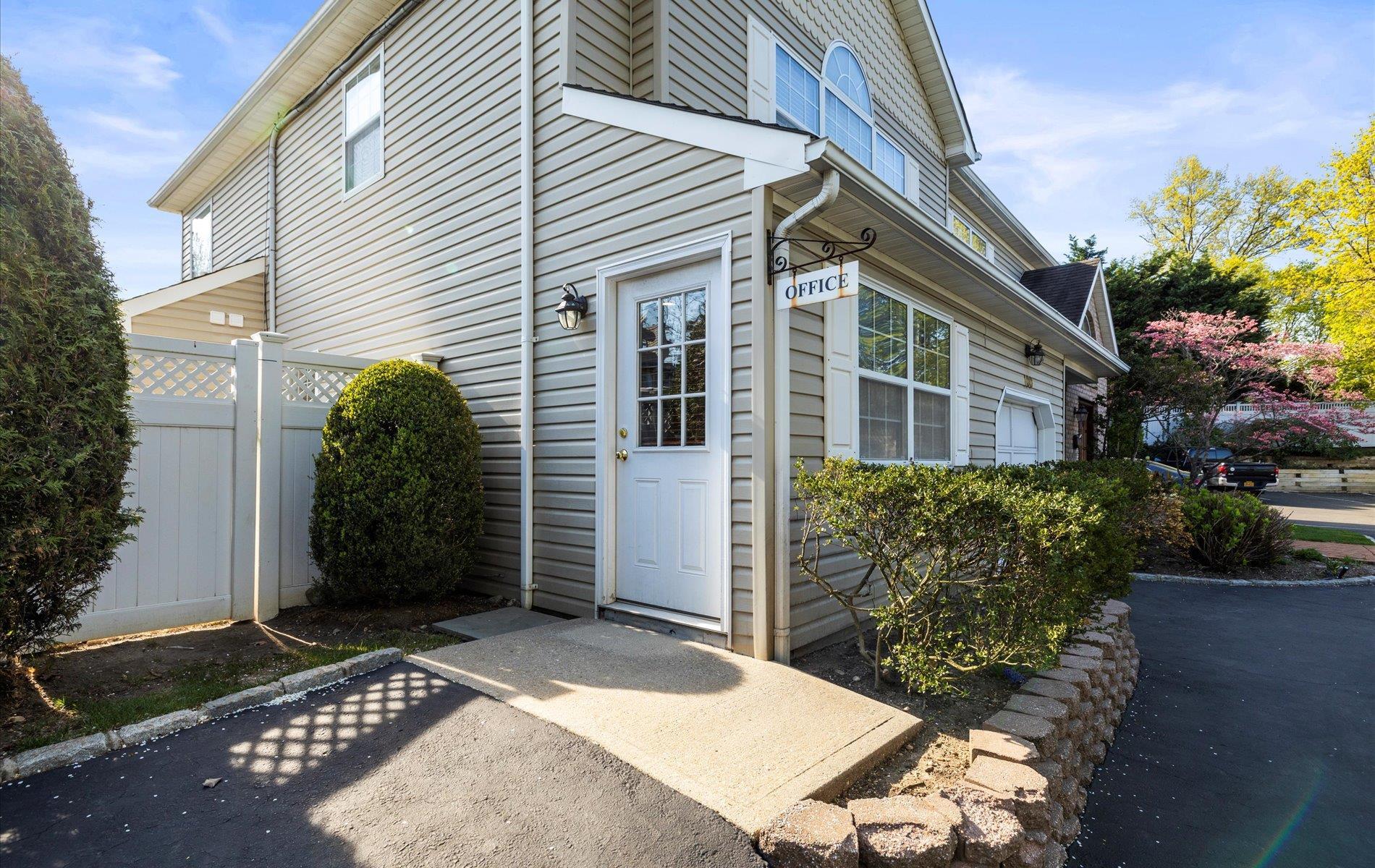 Single Family Glen Cove  Nassau County, NY 11548, MLS-850847-33