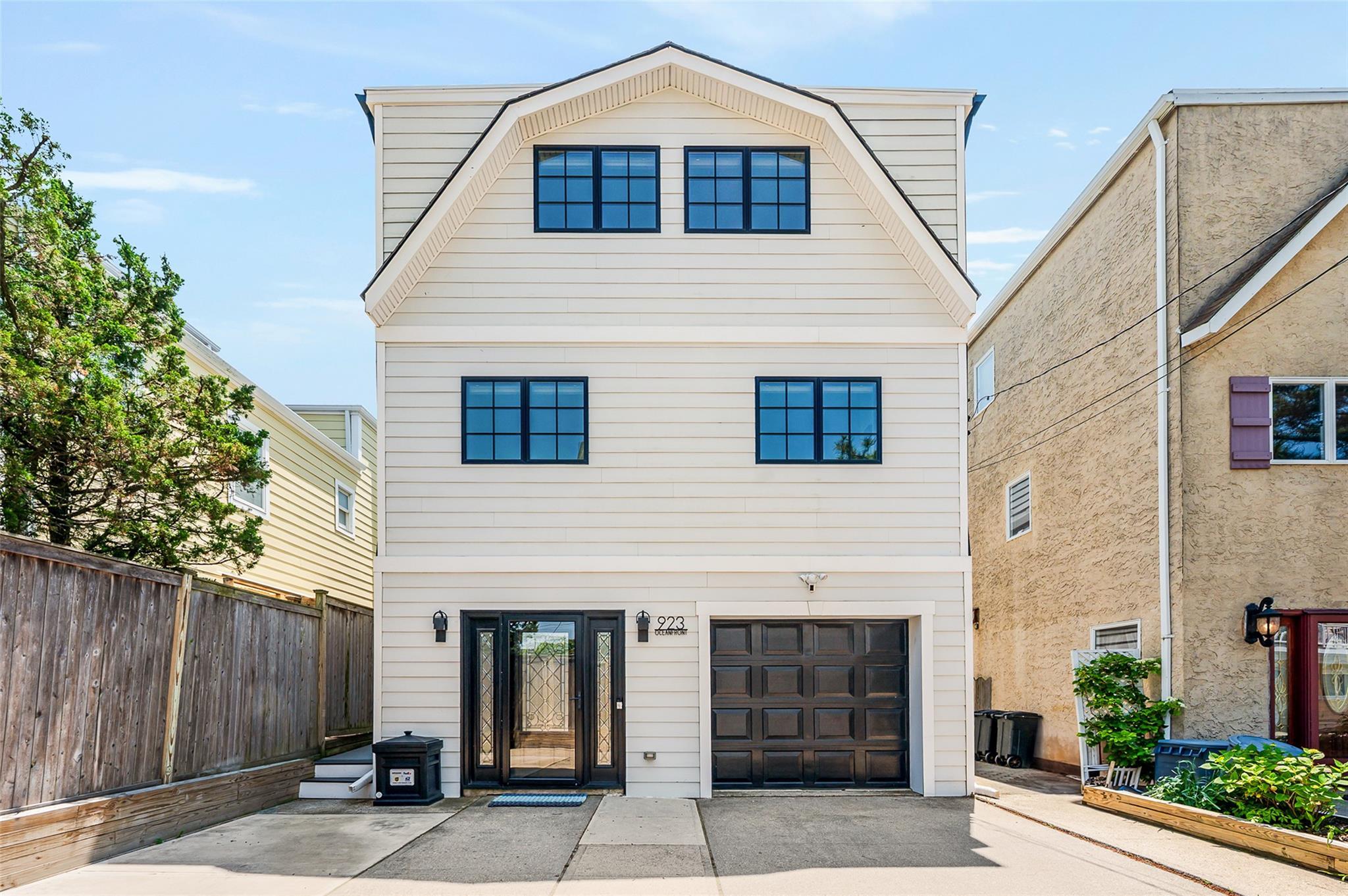 Single Family Oceanfront  Nassau County, NY 11561, MLS-850851-2