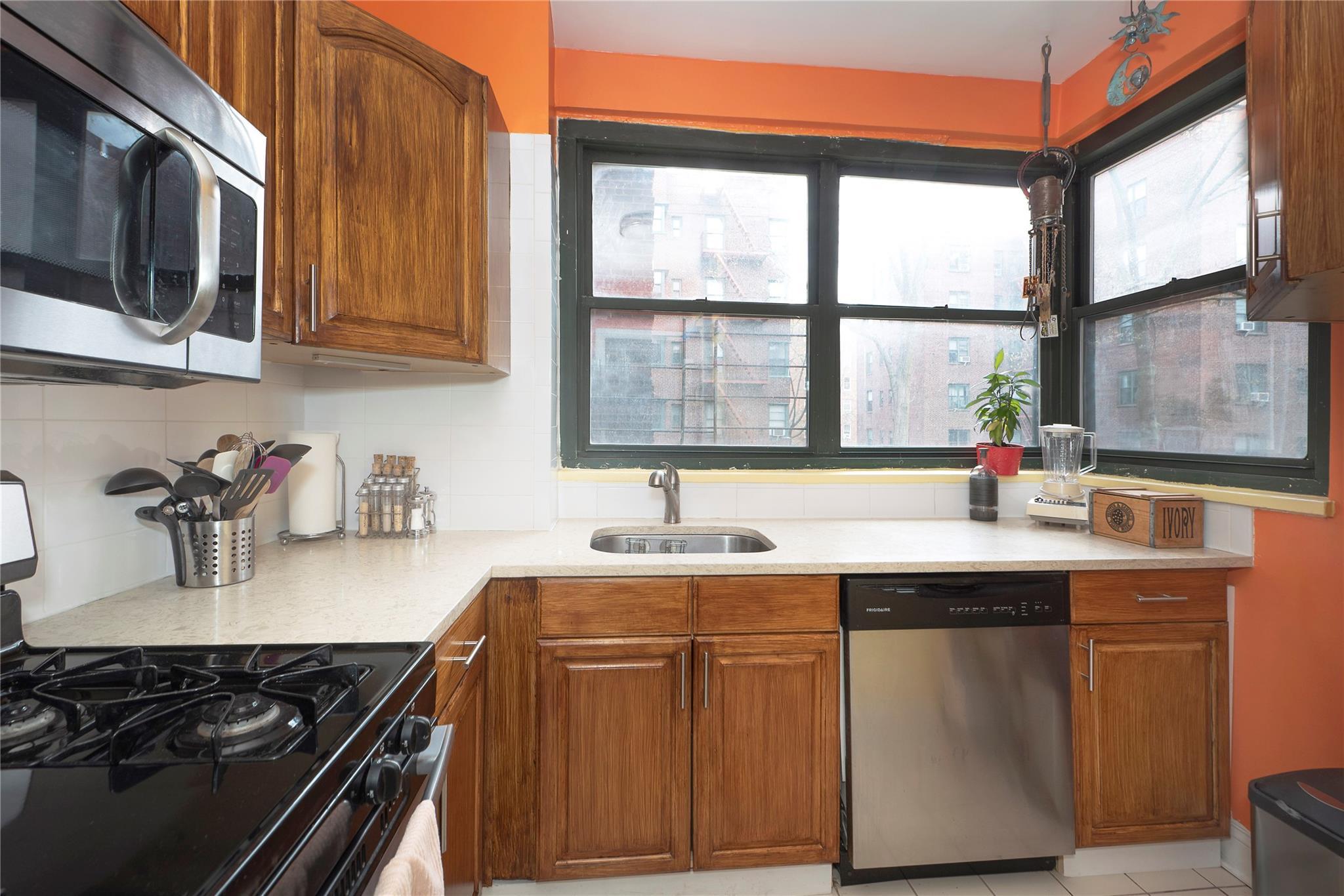 Coop 34  Queens, NY 11372, MLS-850858-5