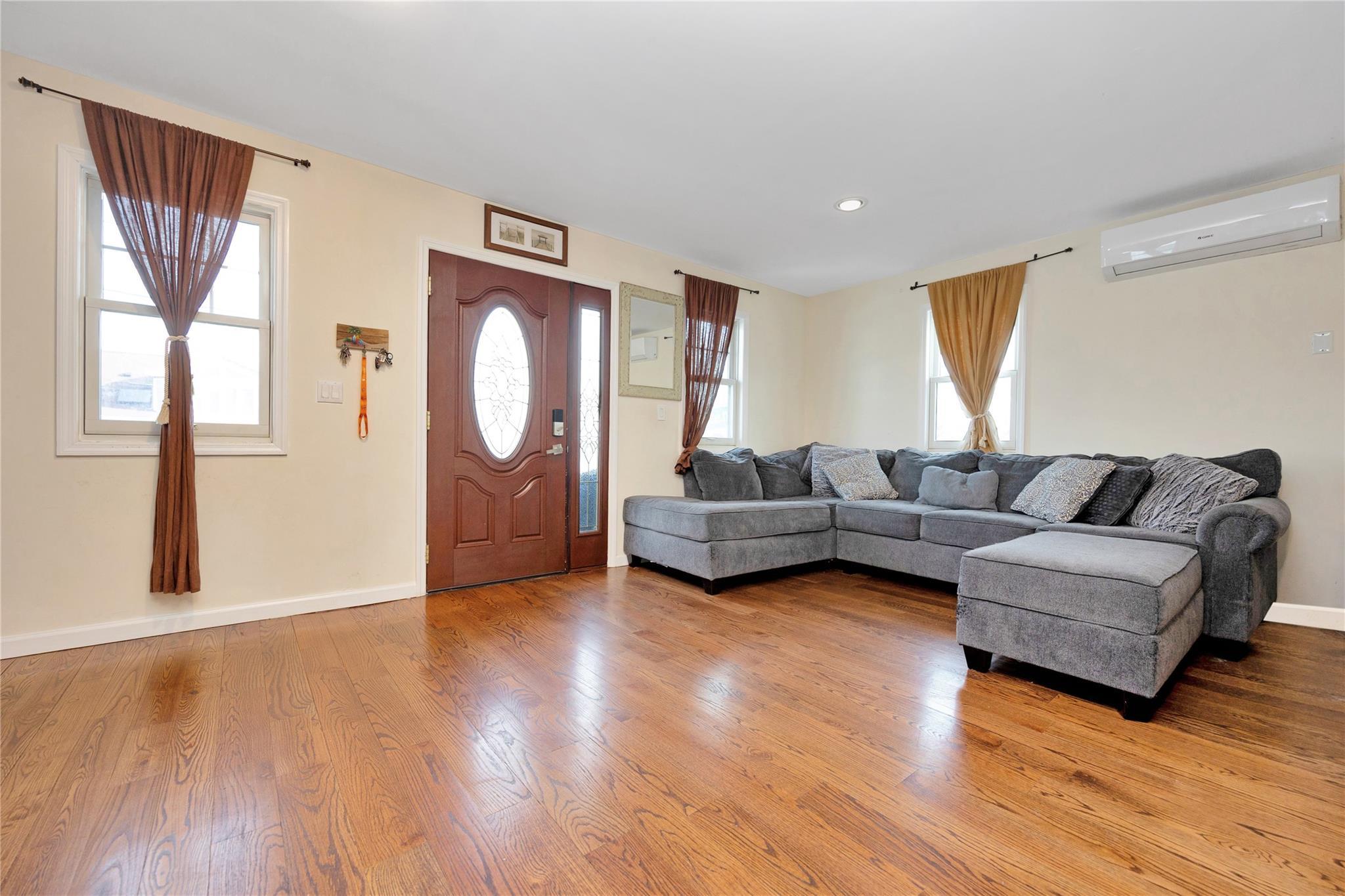 Single Family Kissimee  Suffolk County, NY 11757, MLS-850862-2