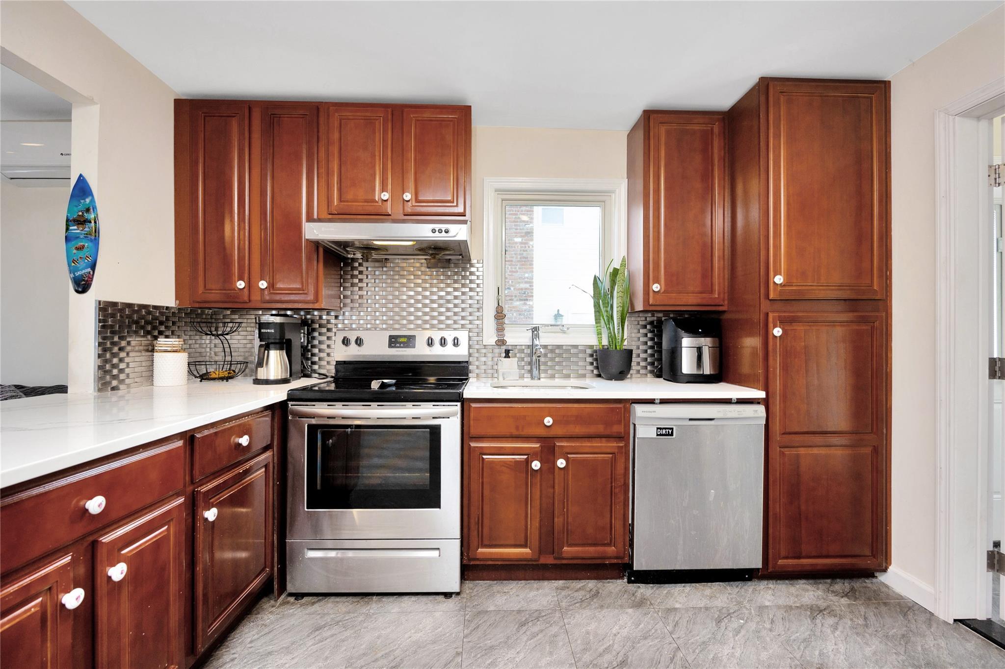 Single Family Kissimee  Suffolk County, NY 11757, MLS-850862-3