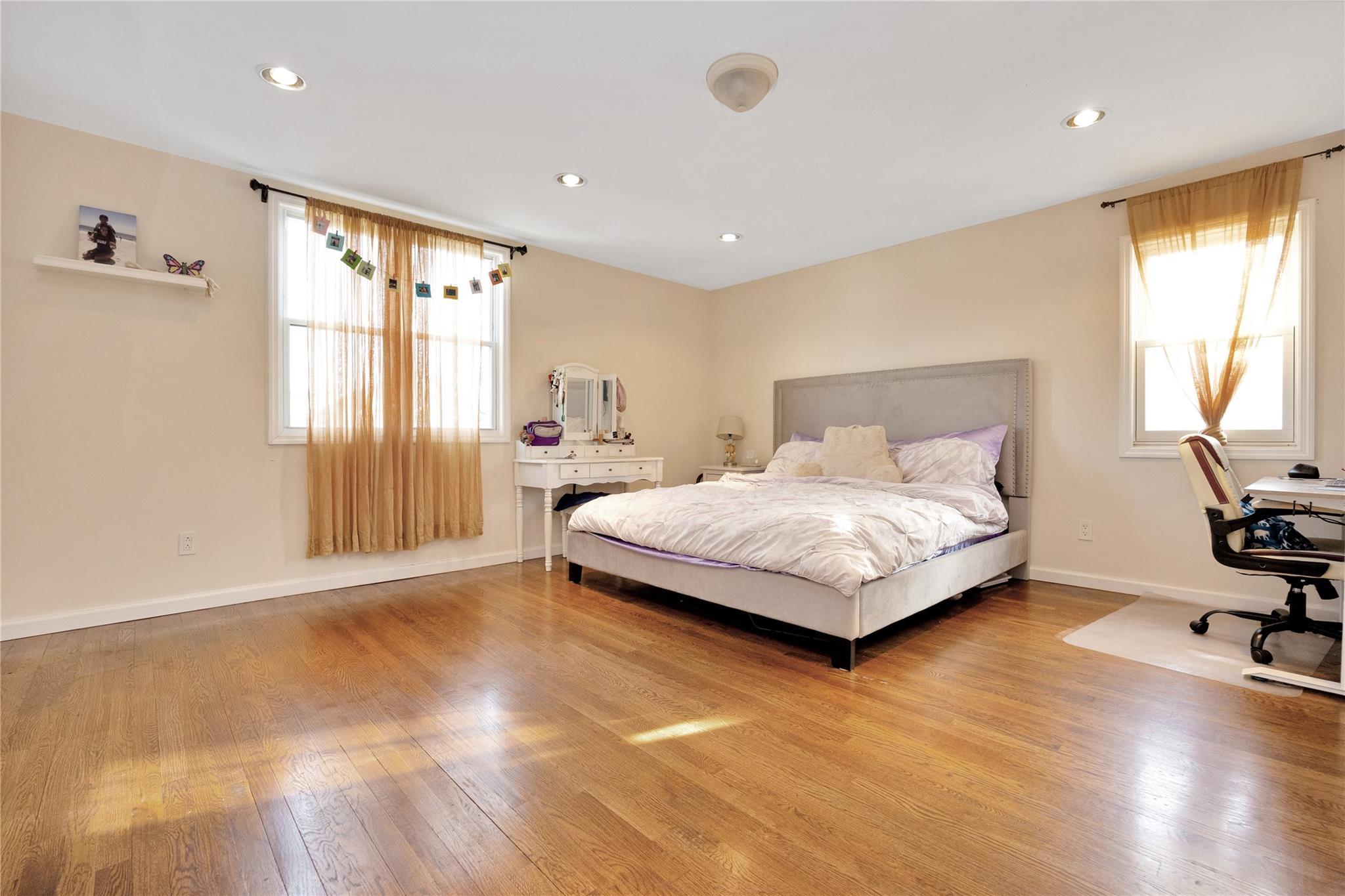 Single Family Kissimee  Suffolk County, NY 11757, MLS-850862-4