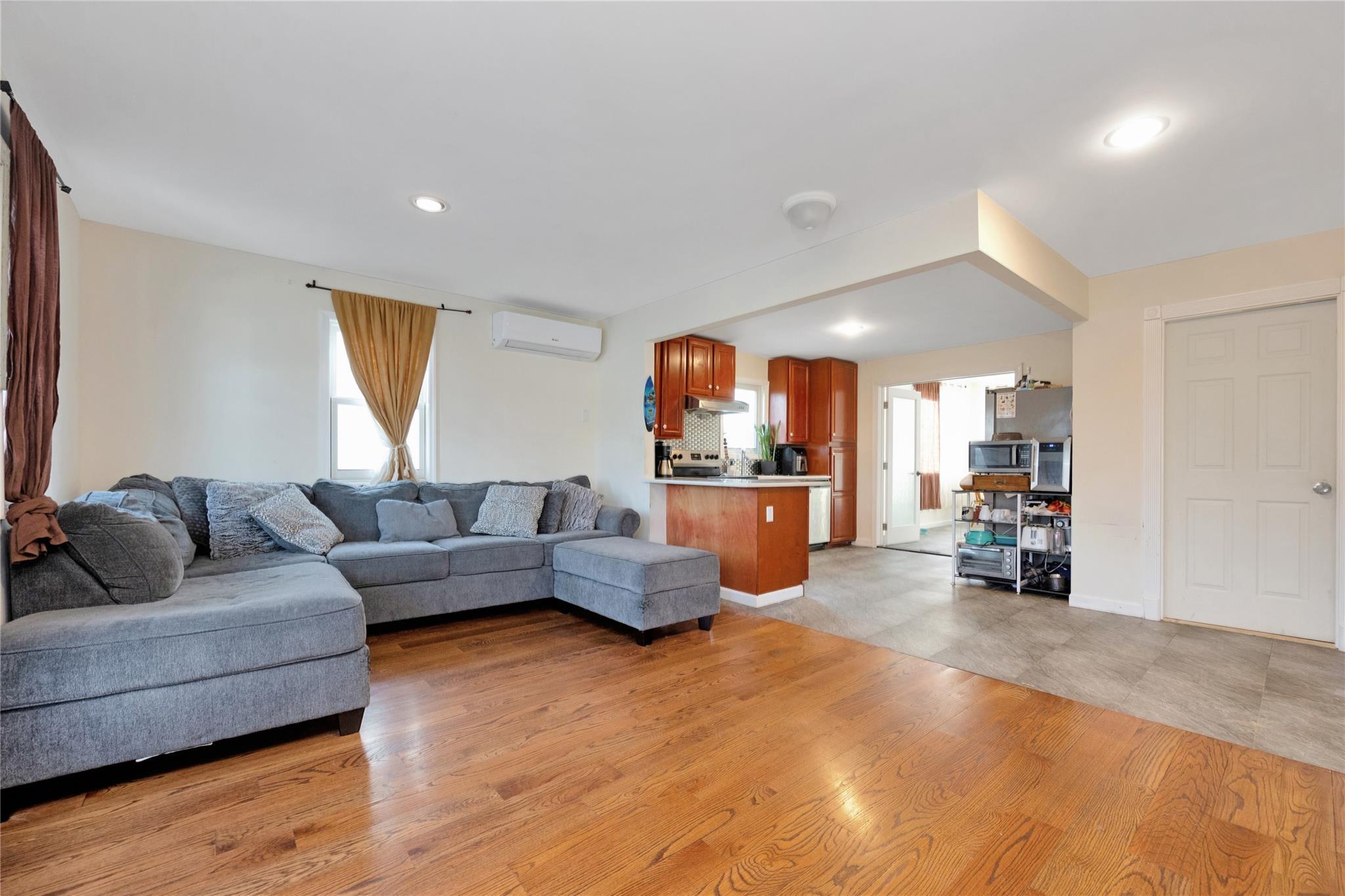Single Family Kissimee  Suffolk County, NY 11757, MLS-850862-6