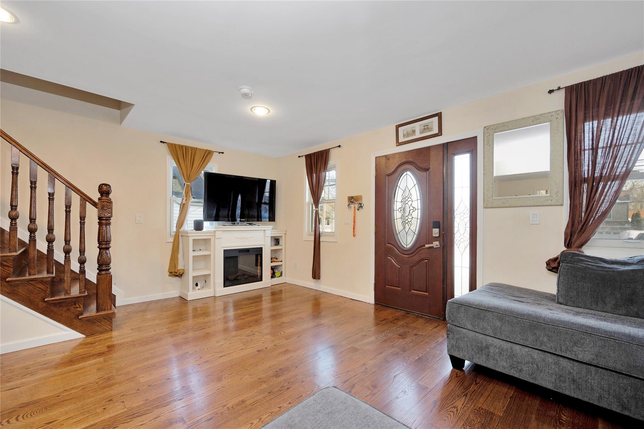 Single Family Kissimee  Suffolk County, NY 11757, MLS-850862-7