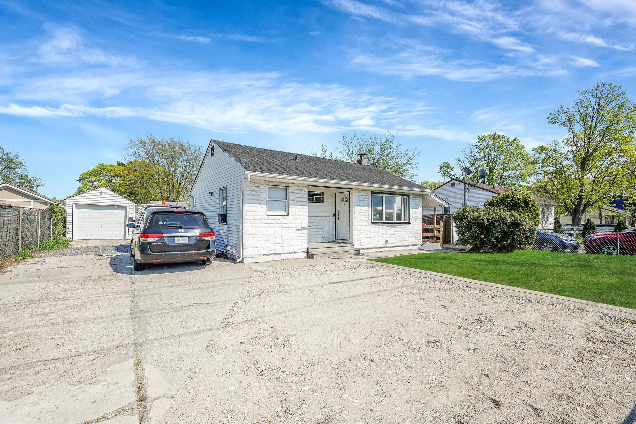 Single Family 5th  Suffolk County, NY 11706, MLS-850866-2