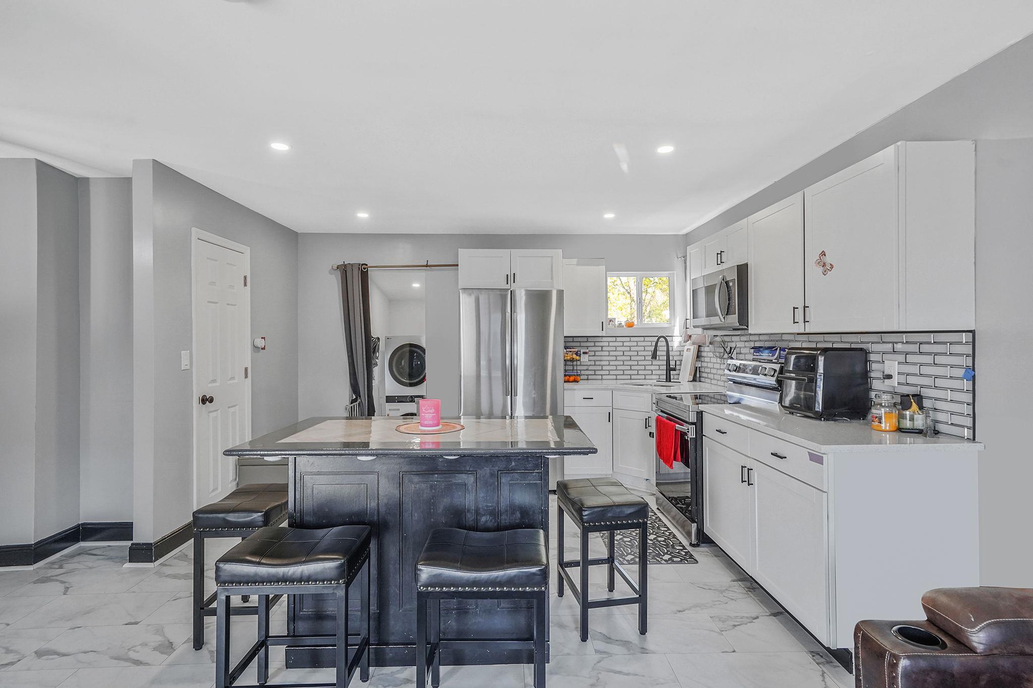 Single Family 5th  Suffolk County, NY 11706, MLS-850866-7