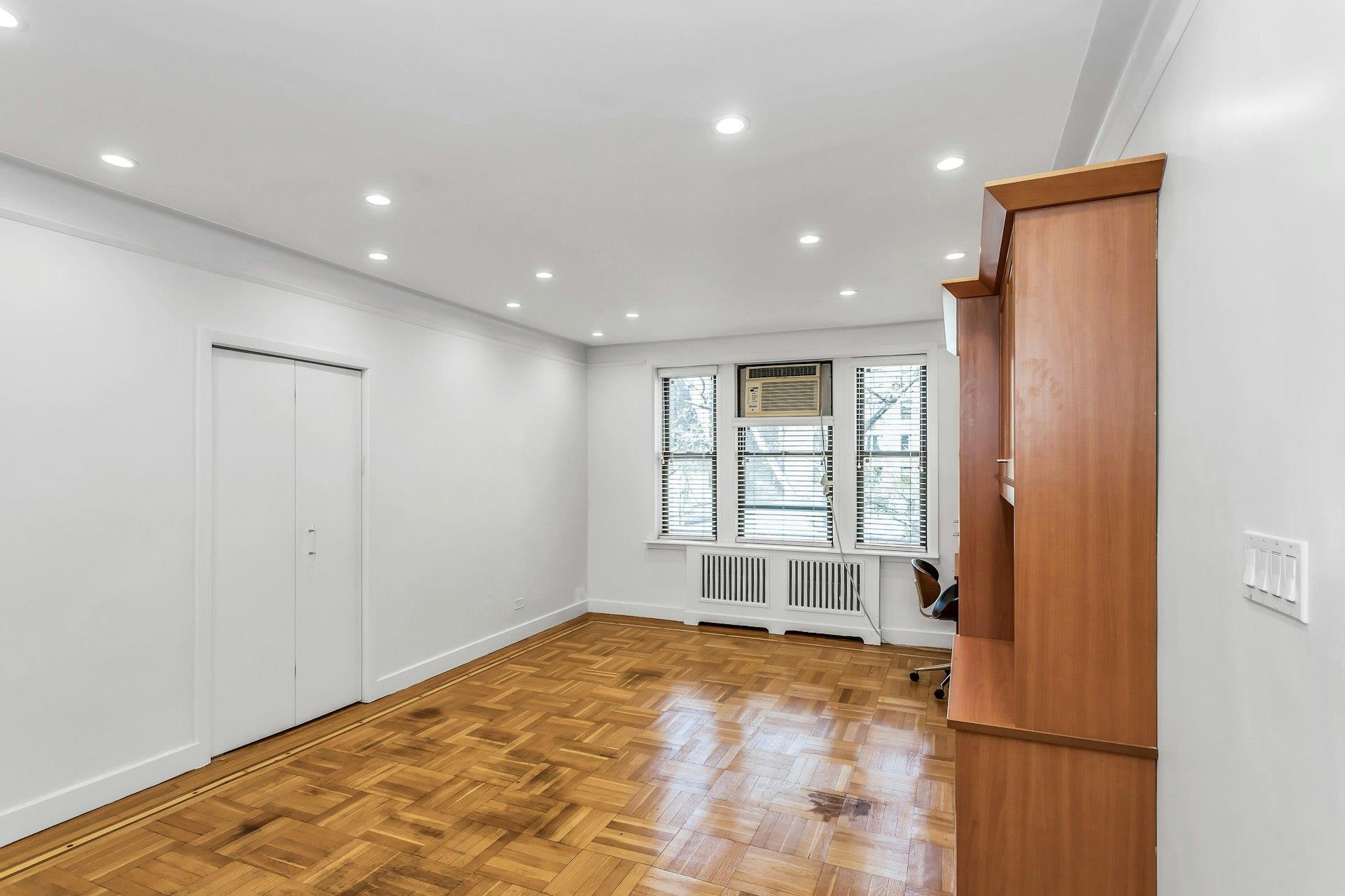 Coop 118  Queens, NY 11415, MLS-850871-6