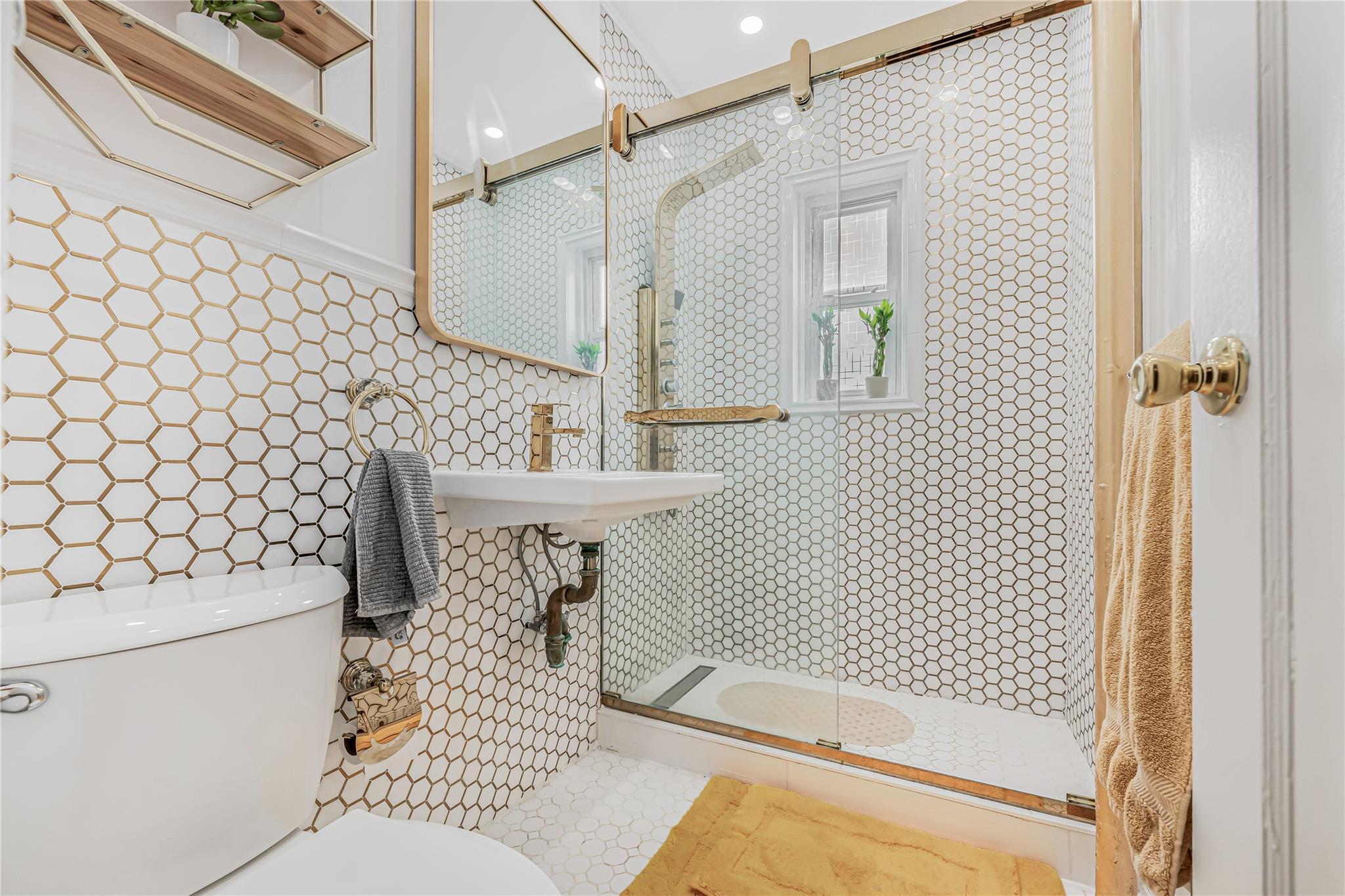 Single Family Tenbroeck  Bronx, NY 10469, MLS-850882-16