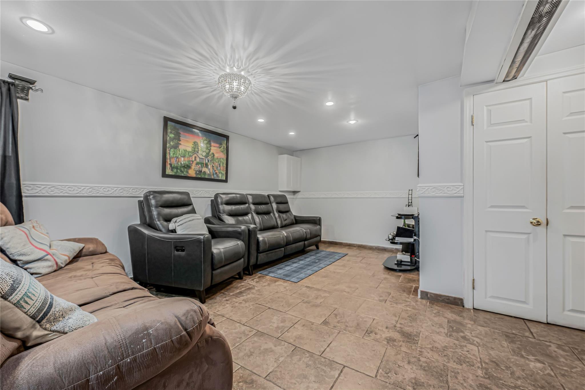 Single Family Tenbroeck  Bronx, NY 10469, MLS-850882-17