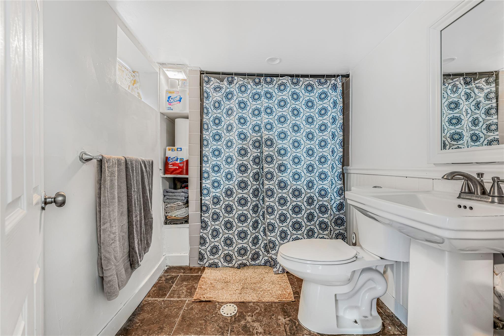 Single Family Tenbroeck  Bronx, NY 10469, MLS-850882-20