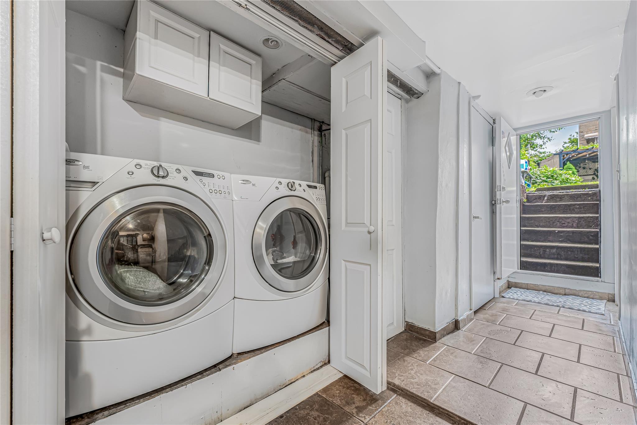 Single Family Tenbroeck  Bronx, NY 10469, MLS-850882-21