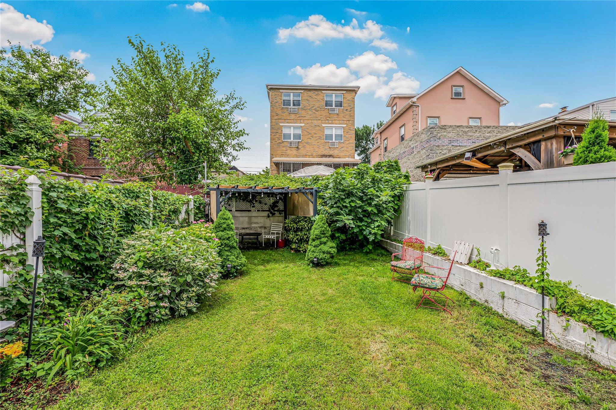 Single Family Tenbroeck  Bronx, NY 10469, MLS-850882-23