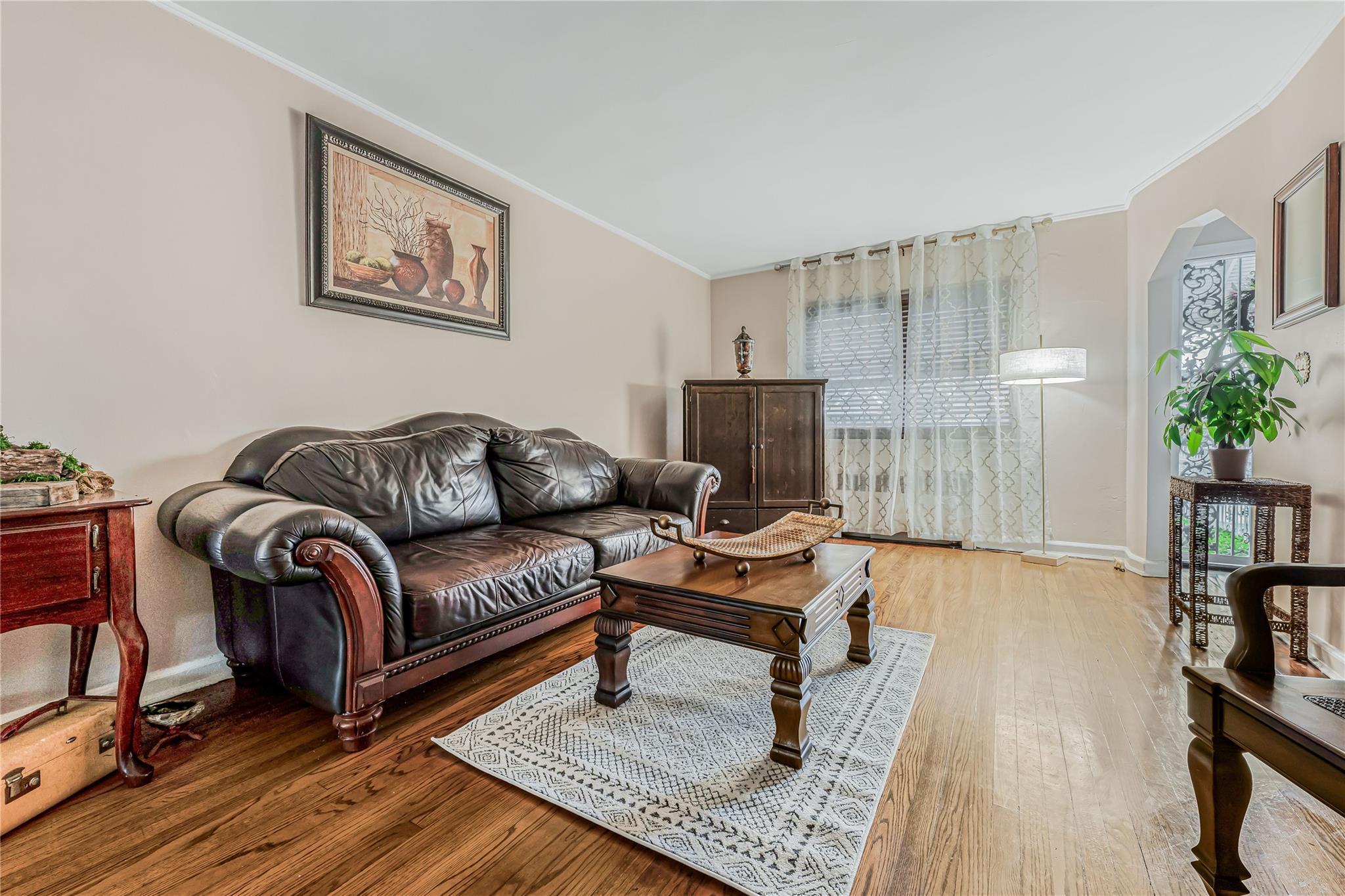Single Family Tenbroeck  Bronx, NY 10469, MLS-850882-5