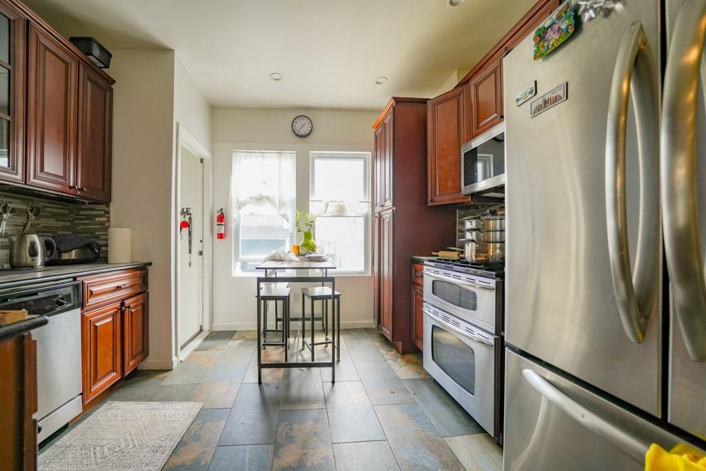 Single Family 77th  Queens, NY 11385, MLS-850892-3