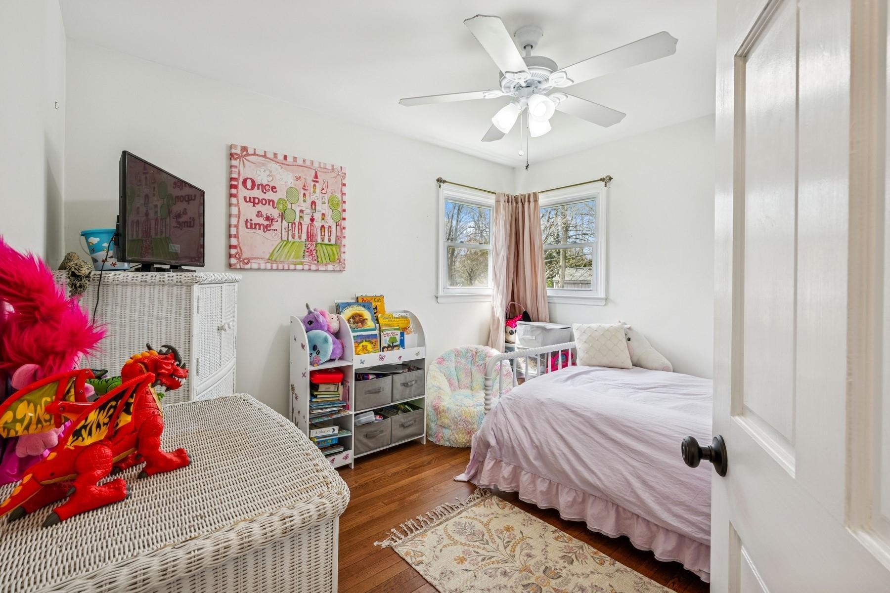 Single Family Linda  Suffolk County, NY 11940, MLS-850919-12