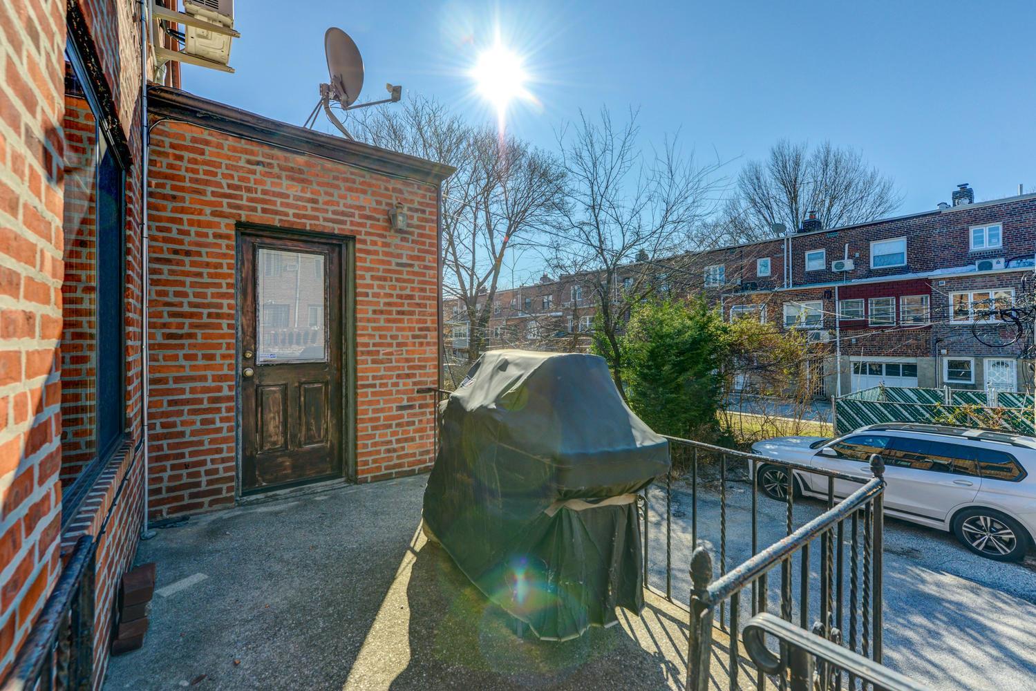 Single Family Groton  Queens, NY 11375, MLS-850966-25